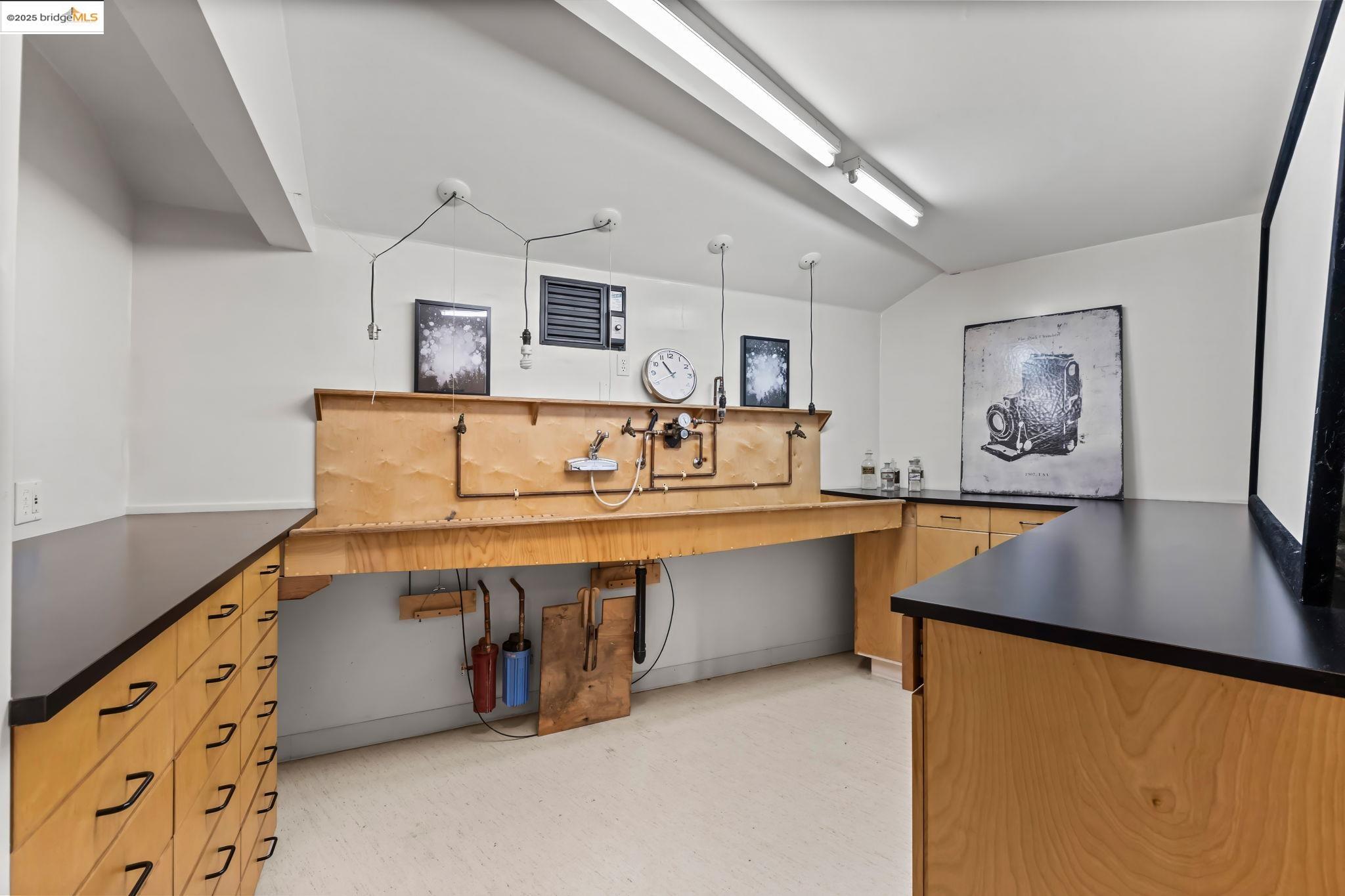 Detail Gallery Image 33 of 52 For 105 Vicente Rd, Berkeley,  CA 94705 - 3 Beds | 3/1 Baths