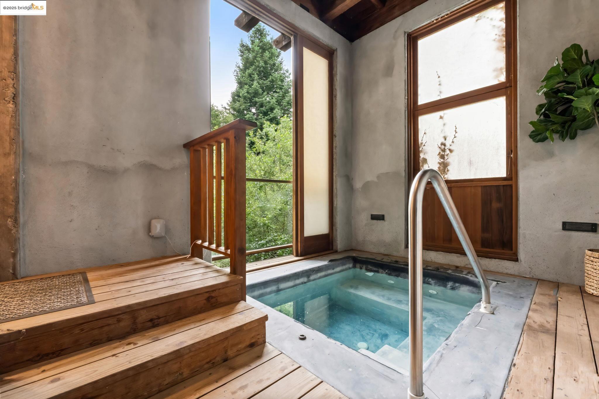 Detail Gallery Image 40 of 52 For 105 Vicente Rd, Berkeley,  CA 94705 - 3 Beds | 3/1 Baths