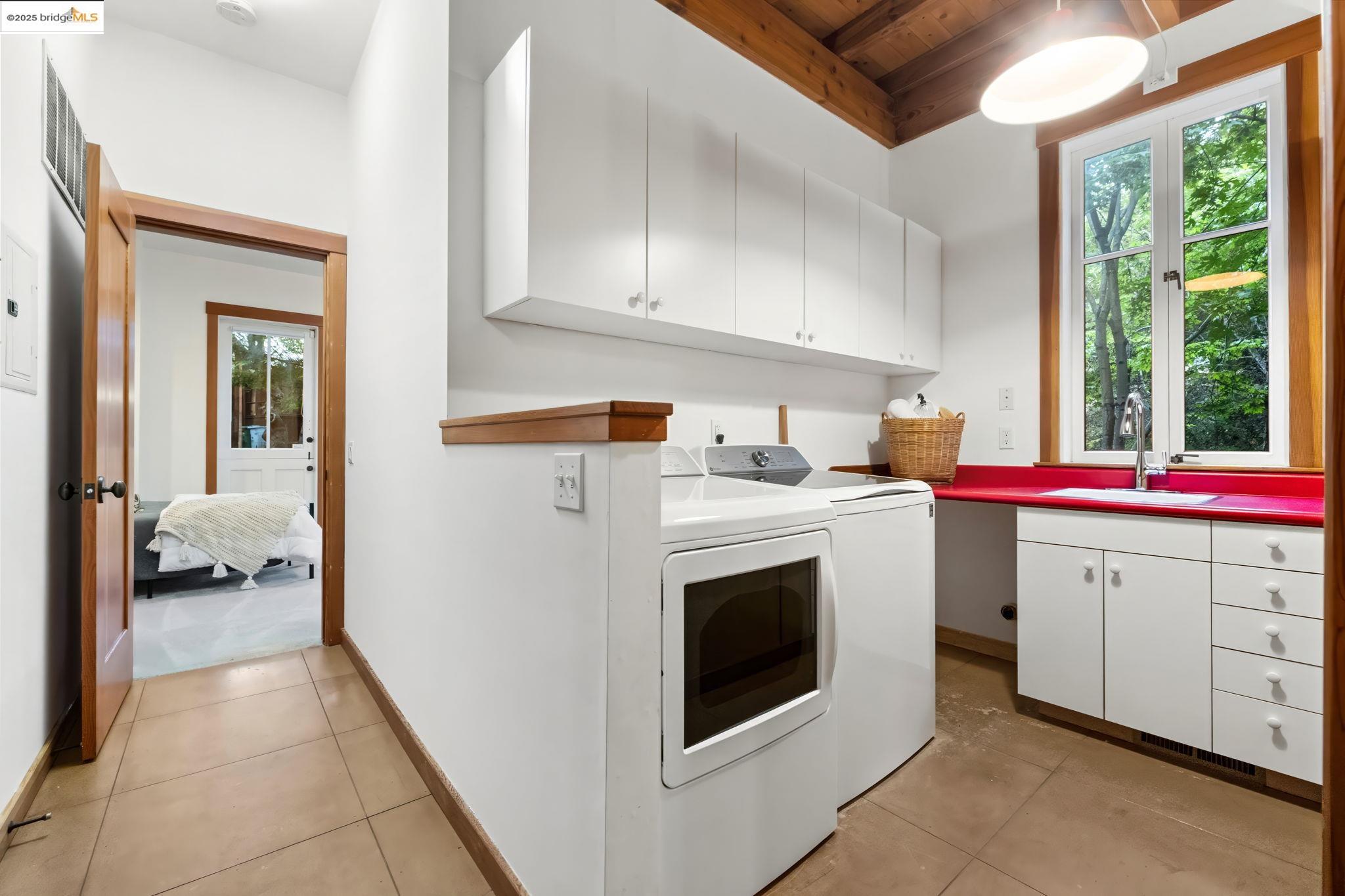 Detail Gallery Image 45 of 52 For 105 Vicente Rd, Berkeley,  CA 94705 - 3 Beds | 3/1 Baths