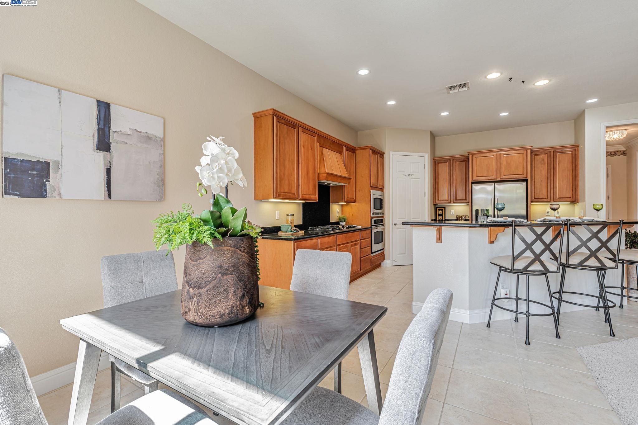 Detail Gallery Image 16 of 60 For 2453 Gardenstone Pl, Manteca,  CA 95336 - 2 Beds | 2/1 Baths