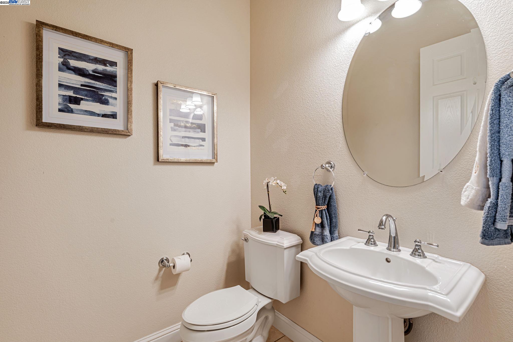 Detail Gallery Image 17 of 60 For 2453 Gardenstone Pl, Manteca,  CA 95336 - 2 Beds | 2/1 Baths