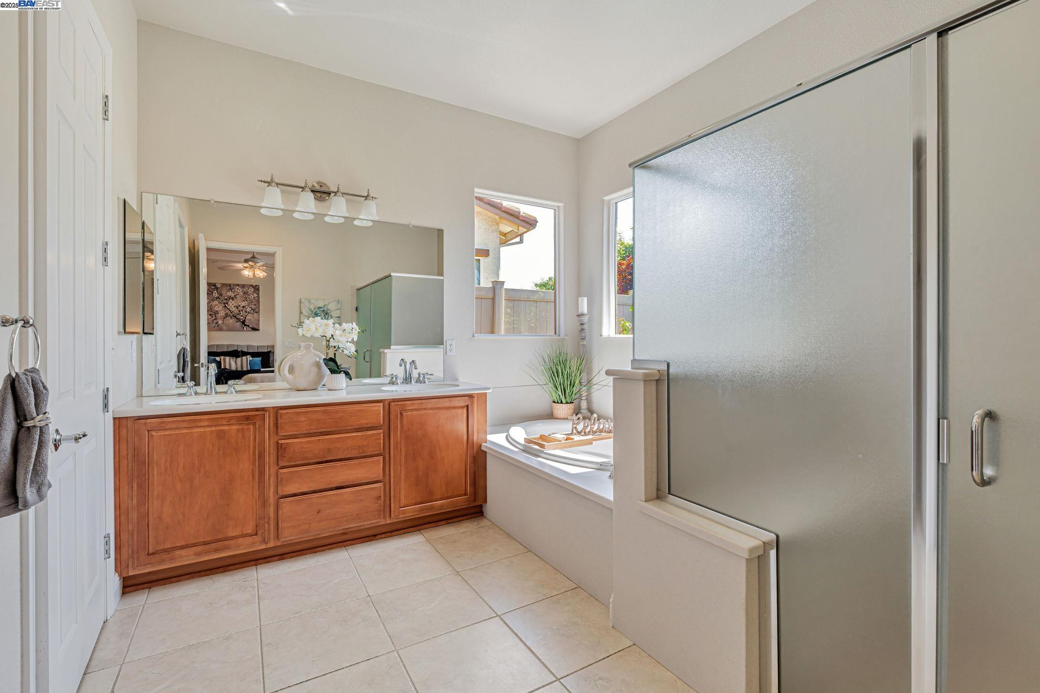 Detail Gallery Image 22 of 60 For 2453 Gardenstone Pl, Manteca,  CA 95336 - 2 Beds | 2/1 Baths