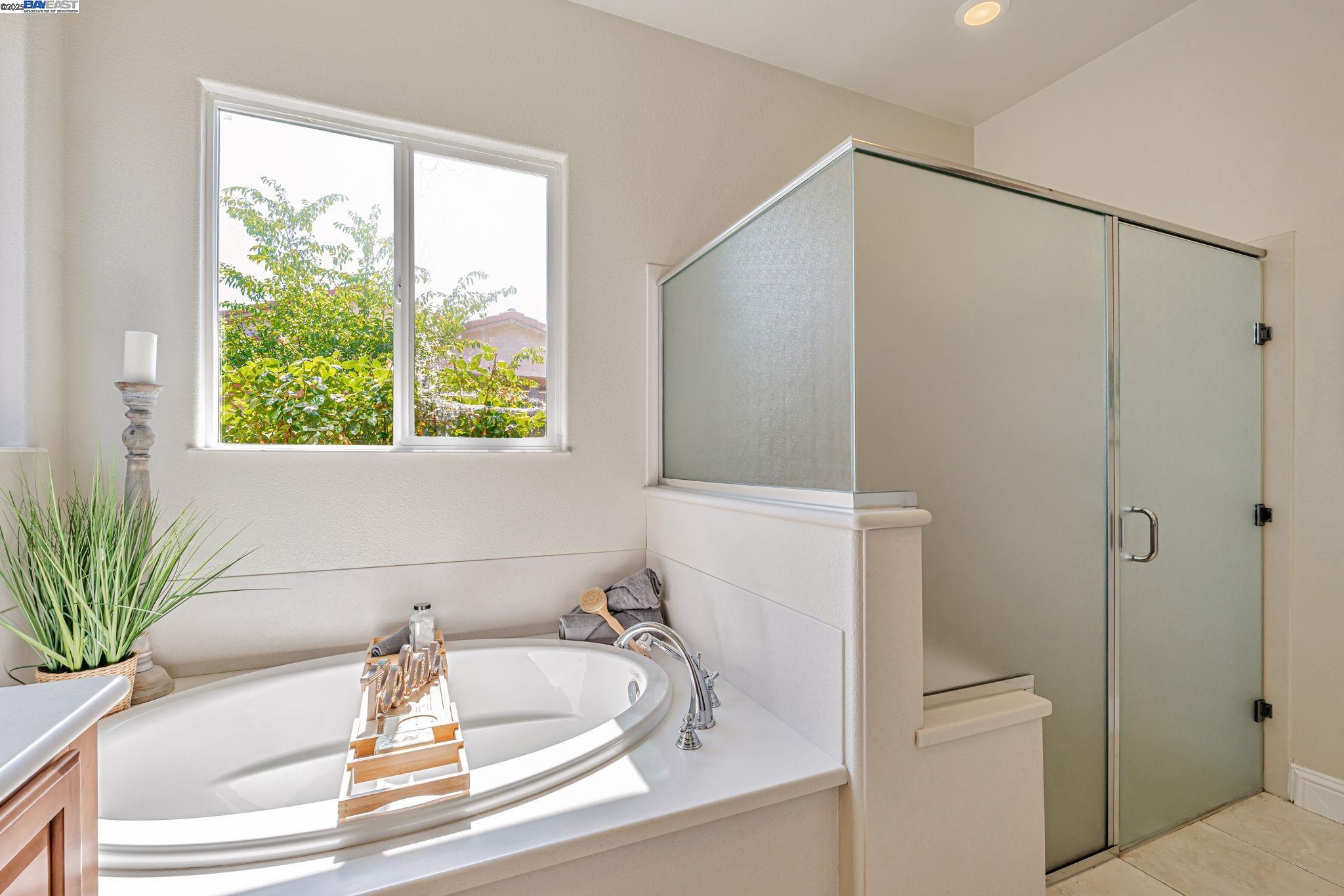 Detail Gallery Image 23 of 60 For 2453 Gardenstone Pl, Manteca,  CA 95336 - 2 Beds | 2/1 Baths