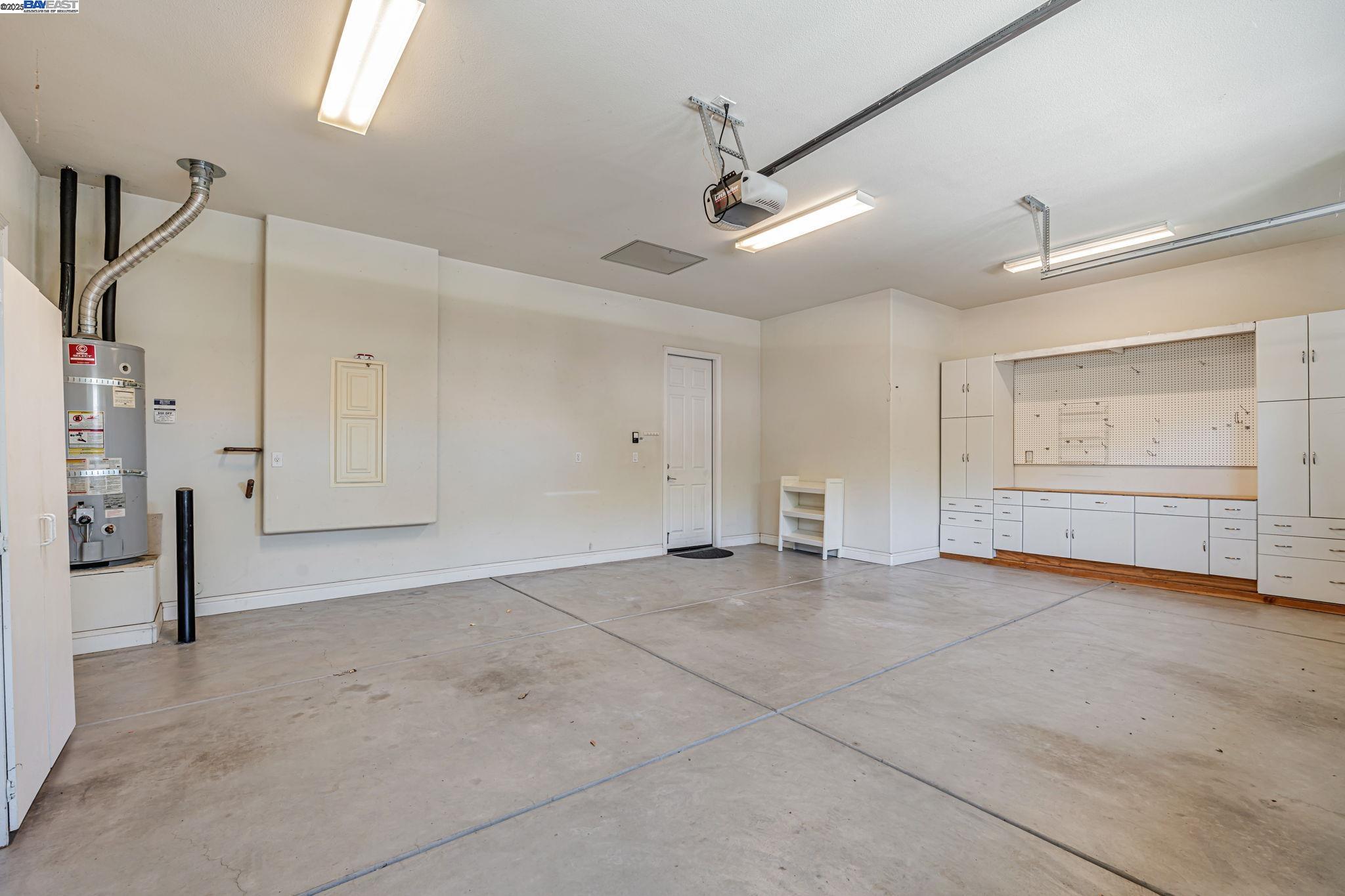 Detail Gallery Image 31 of 60 For 2453 Gardenstone Pl, Manteca,  CA 95336 - 2 Beds | 2/1 Baths