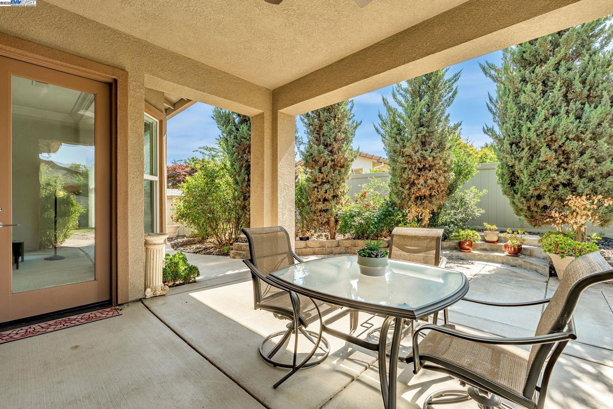 Detail Gallery Image 32 of 60 For 2453 Gardenstone Pl, Manteca,  CA 95336 - 2 Beds | 2/1 Baths