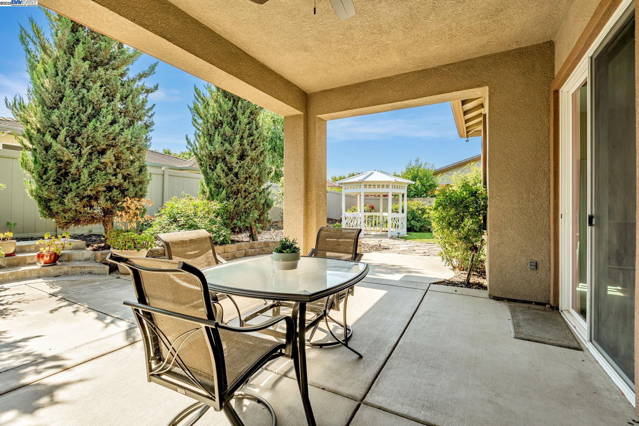 Detail Gallery Image 33 of 60 For 2453 Gardenstone Pl, Manteca,  CA 95336 - 2 Beds | 2/1 Baths