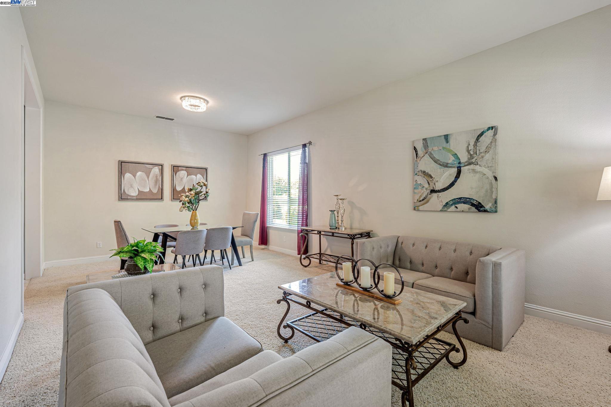 Detail Gallery Image 5 of 60 For 2453 Gardenstone Pl, Manteca,  CA 95336 - 2 Beds | 2/1 Baths