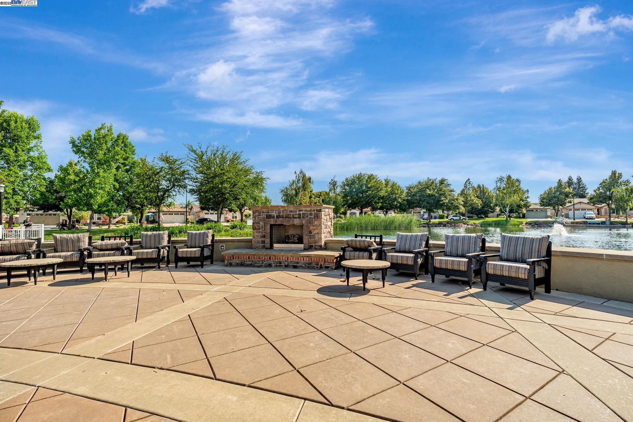 Detail Gallery Image 50 of 60 For 2453 Gardenstone Pl, Manteca,  CA 95336 - 2 Beds | 2/1 Baths