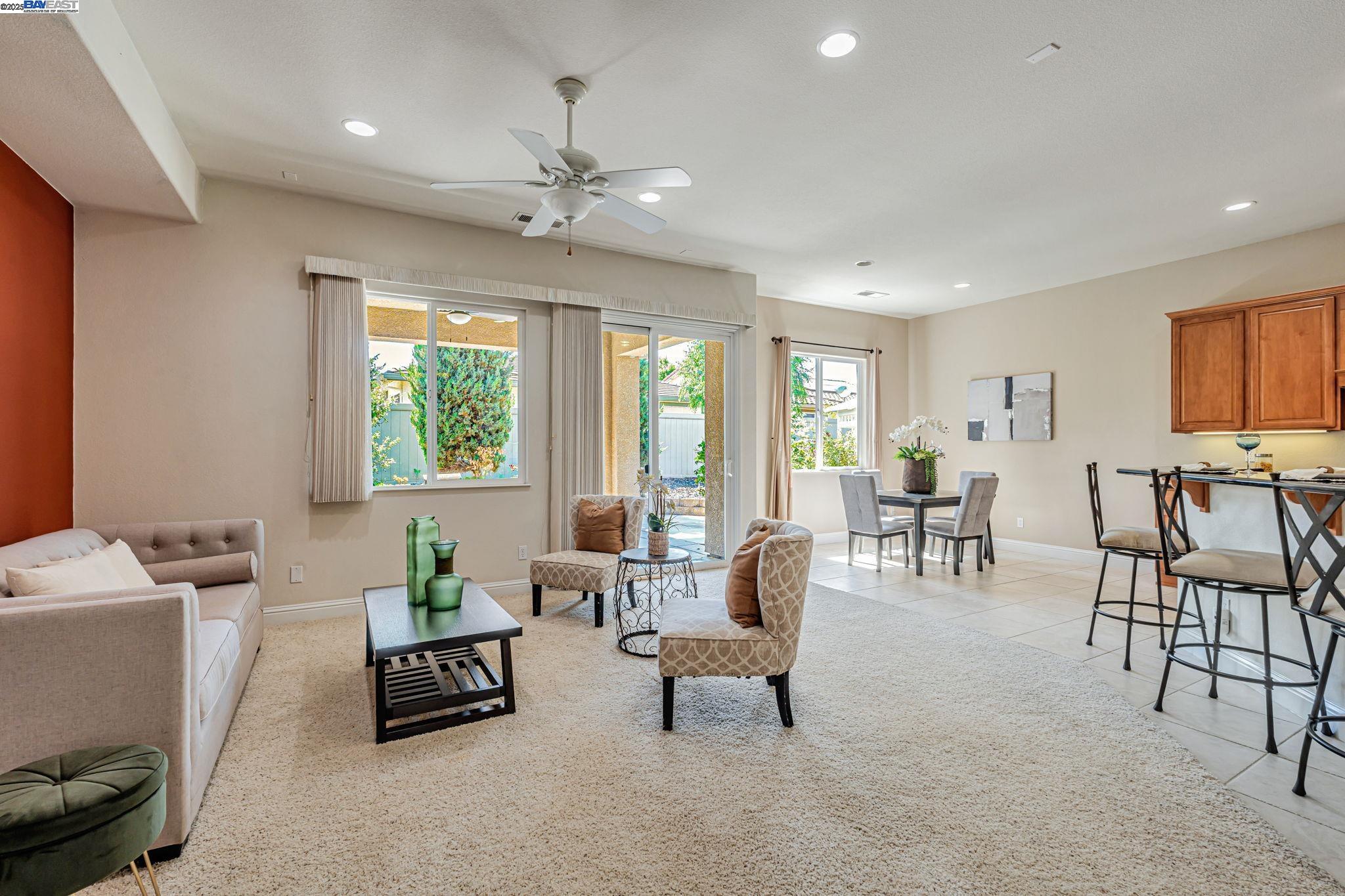 Detail Gallery Image 10 of 60 For 2453 Gardenstone Pl, Manteca,  CA 95336 - 2 Beds | 2/1 Baths