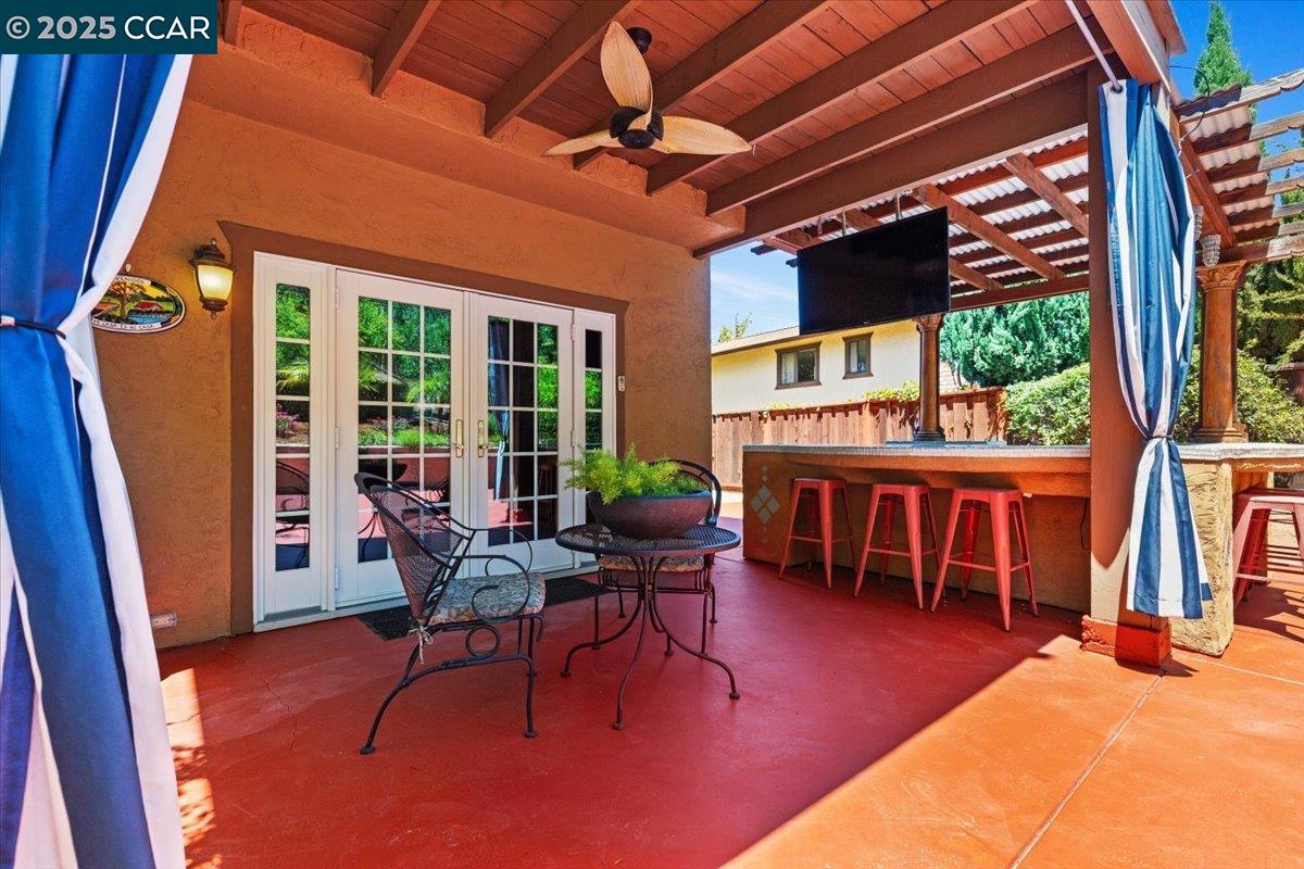 Detail Gallery Image 18 of 26 For 950 Morello Ave, Martinez,  CA 94553 - 4 Beds | 3/1 Baths