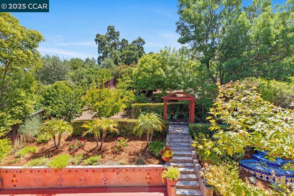 Detail Gallery Image 21 of 26 For 950 Morello Ave, Martinez,  CA 94553 - 4 Beds | 3/1 Baths
