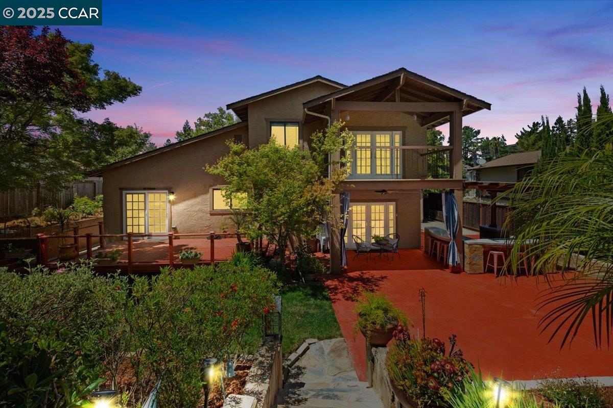 Detail Gallery Image 23 of 26 For 950 Morello Ave, Martinez,  CA 94553 - 4 Beds | 3/1 Baths