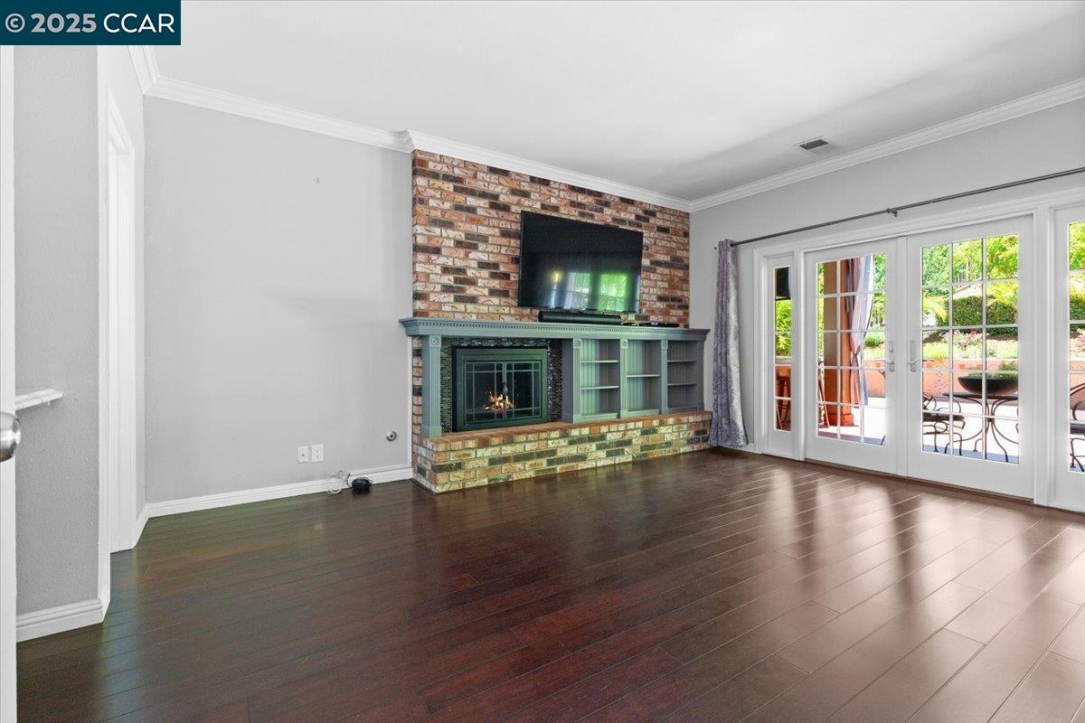Detail Gallery Image 8 of 26 For 950 Morello Ave, Martinez,  CA 94553 - 4 Beds | 3/1 Baths