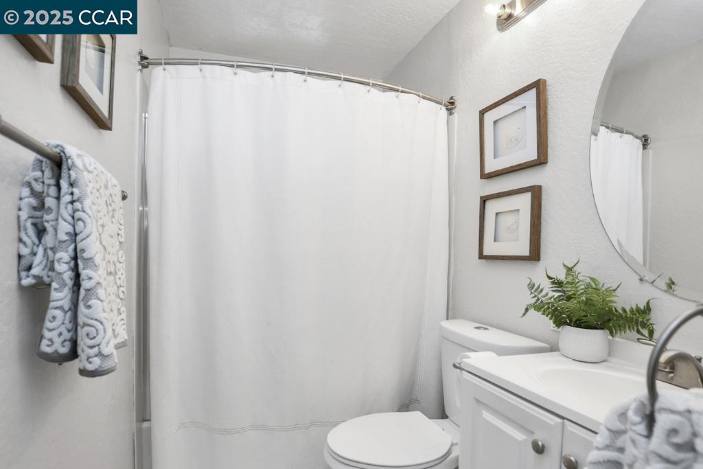 Detail Gallery Image 12 of 24 For 3117 Meadowbrook Dr, Concord,  CA 94519 - 3 Beds | 2 Baths