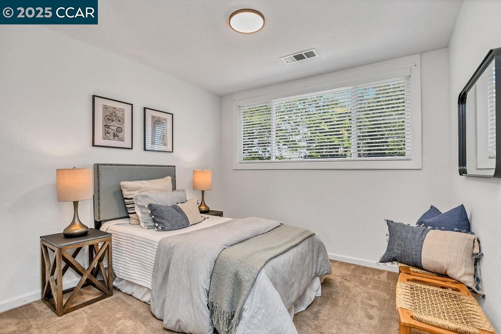 Detail Gallery Image 10 of 24 For 3117 Meadowbrook Dr, Concord,  CA 94519 - 3 Beds | 2 Baths