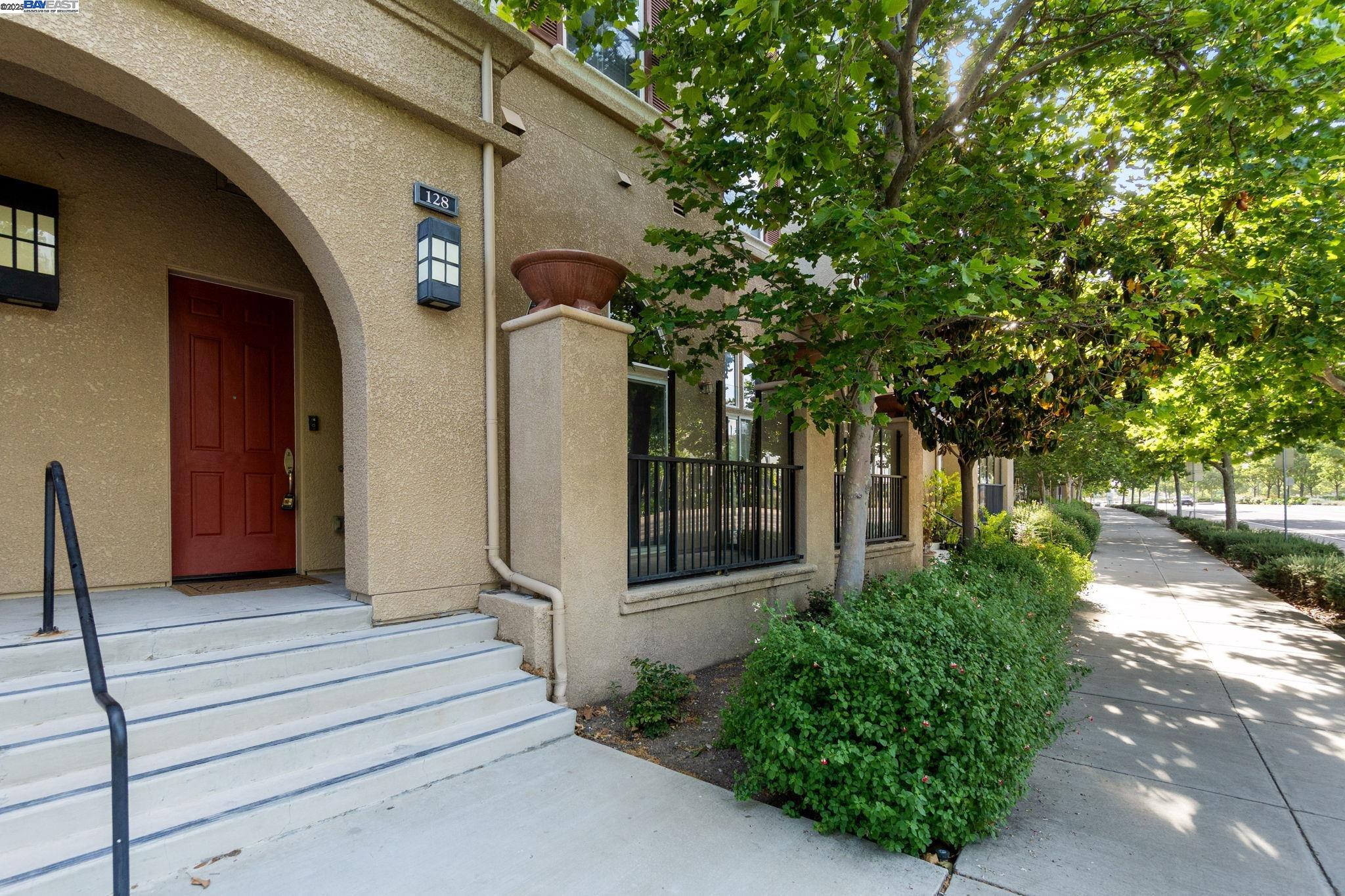 MLS: 41099906 Condo For Sale