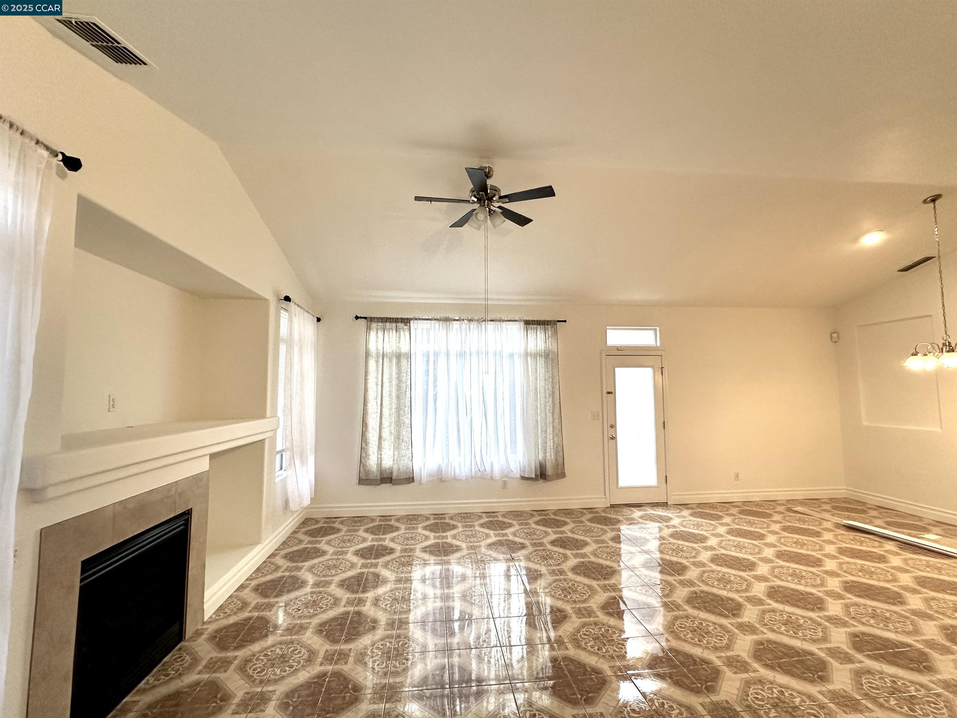 111 Steinbeck Ct, Pittsburg, California 94565, 4 Bedrooms Bedrooms, 8 Rooms Rooms,2 BathroomsBathrooms,Residential Lease,For Rent,111 Steinbeck Ct,41099907