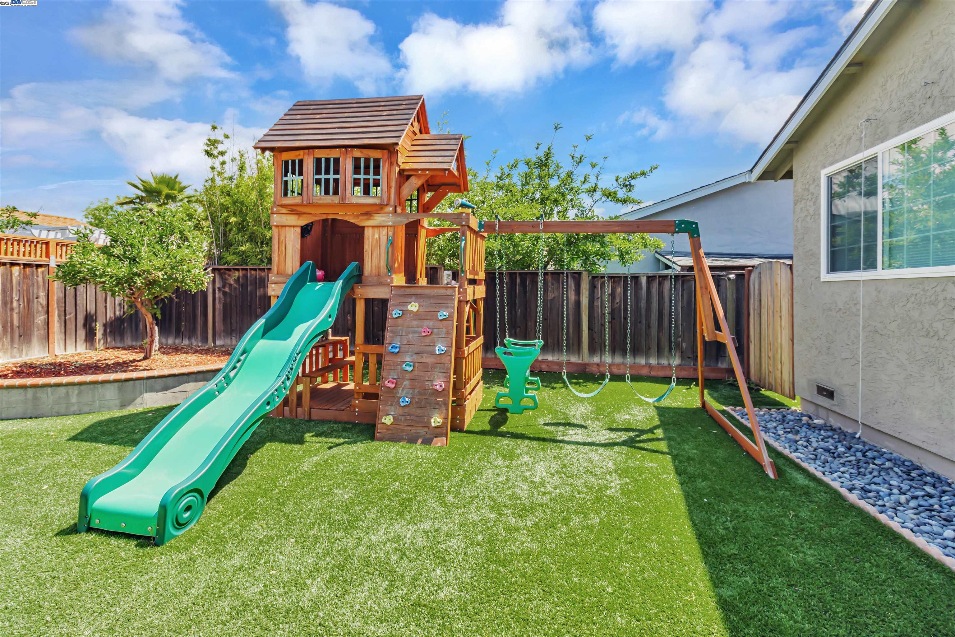 Detail Gallery Image 19 of 50 For 597 Singley Dr, Milpitas,  CA 95035 - 4 Beds | 2/1 Baths
