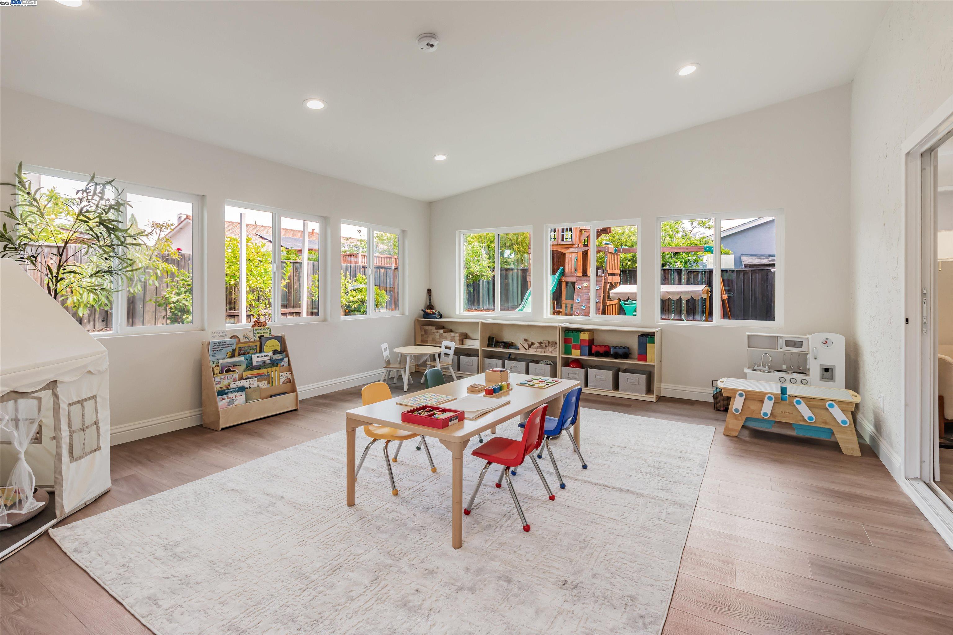 Detail Gallery Image 7 of 50 For 597 Singley Dr, Milpitas,  CA 95035 - 4 Beds | 2/1 Baths