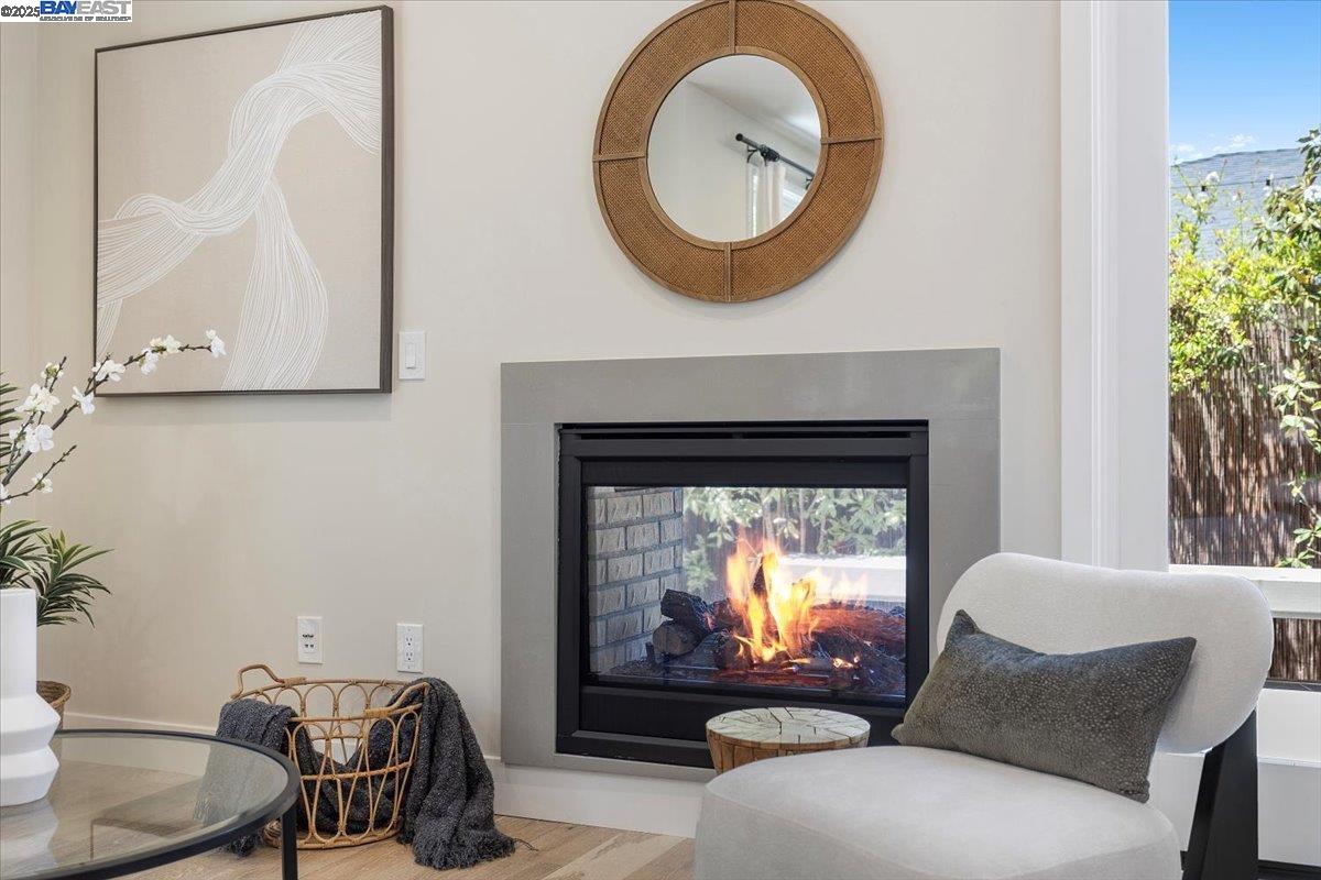 Detail Gallery Image 12 of 46 For 1002 Middle Ave, Menlo Park,  CA 94025 - 3 Beds | 2/1 Baths