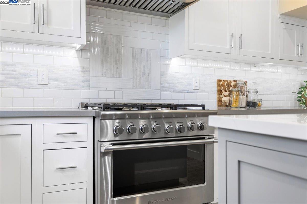 Detail Gallery Image 18 of 46 For 1002 Middle Ave, Menlo Park,  CA 94025 - 3 Beds | 2/1 Baths