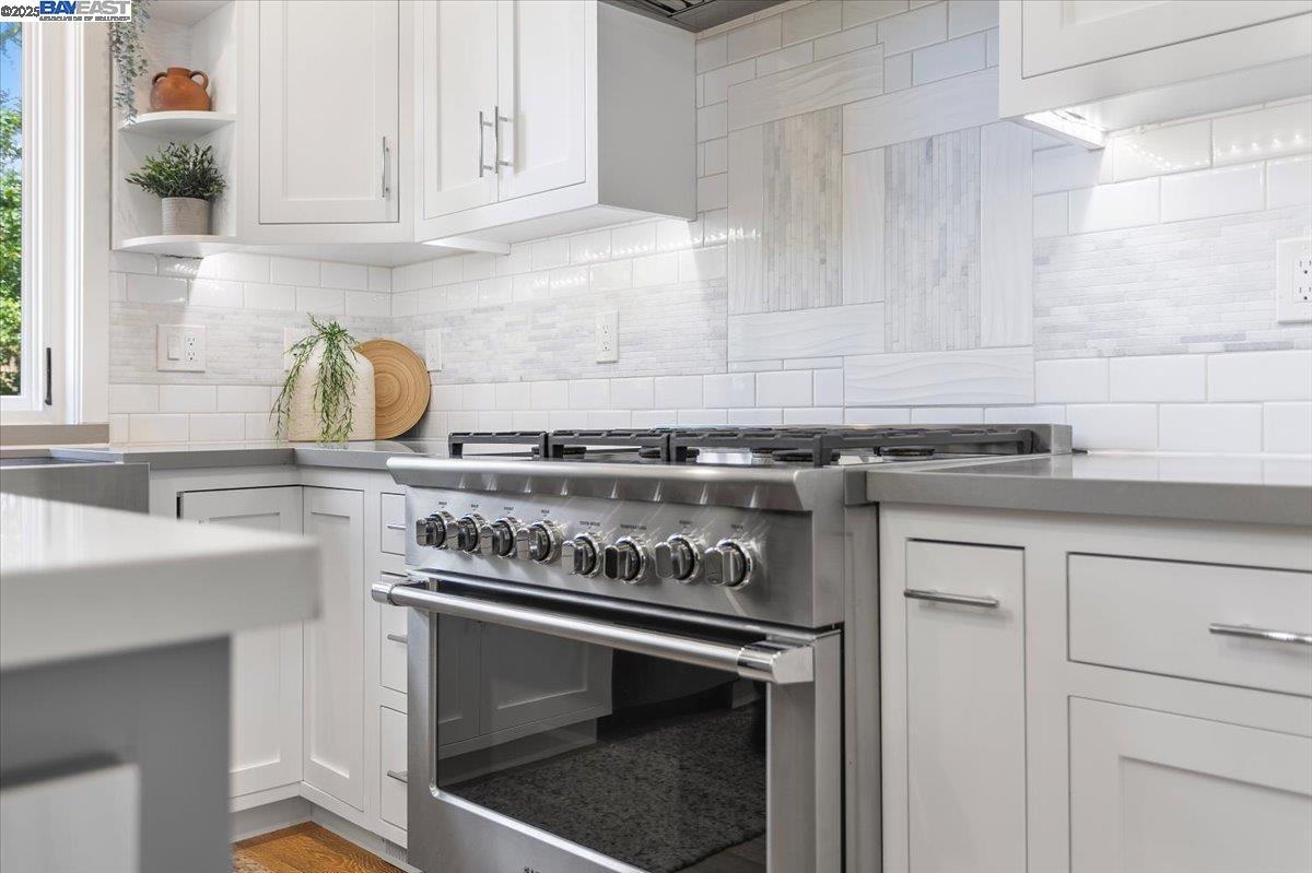 Detail Gallery Image 19 of 46 For 1002 Middle Ave, Menlo Park,  CA 94025 - 3 Beds | 2/1 Baths