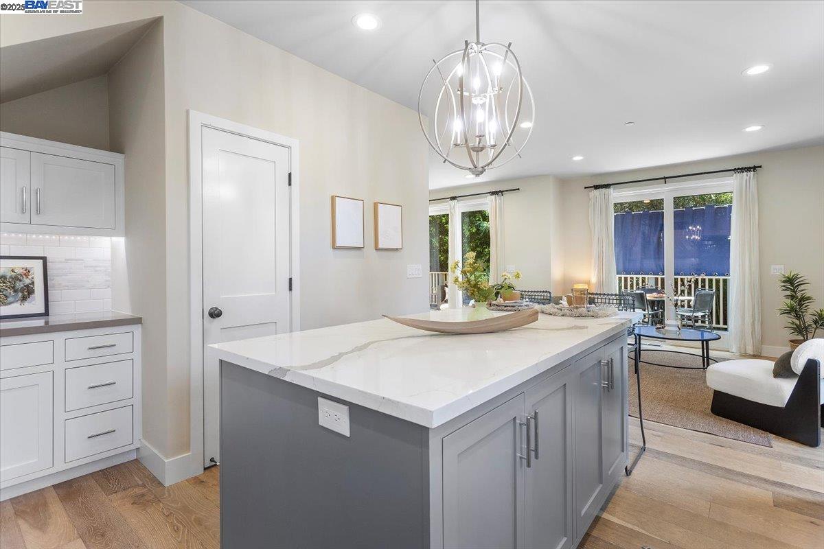 Detail Gallery Image 20 of 46 For 1002 Middle Ave, Menlo Park,  CA 94025 - 3 Beds | 2/1 Baths