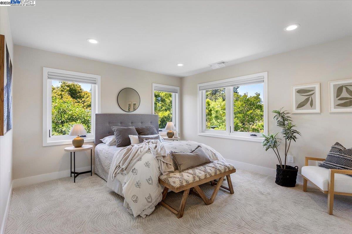 Detail Gallery Image 28 of 46 For 1002 Middle Ave, Menlo Park,  CA 94025 - 3 Beds | 2/1 Baths