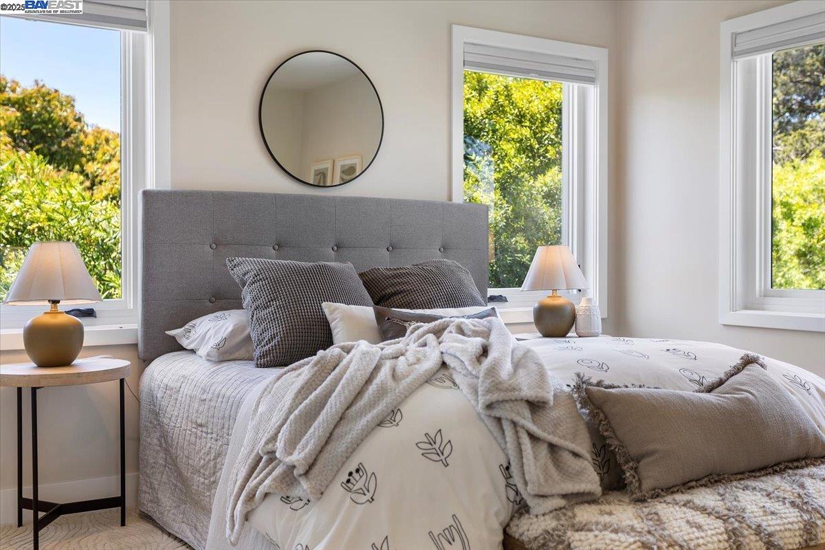 Detail Gallery Image 29 of 46 For 1002 Middle Ave, Menlo Park,  CA 94025 - 3 Beds | 2/1 Baths