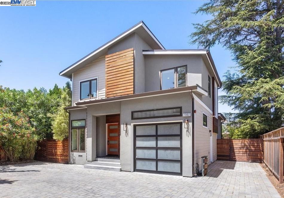 Detail Gallery Image 3 of 46 For 1002 Middle Ave, Menlo Park,  CA 94025 - 3 Beds | 2/1 Baths