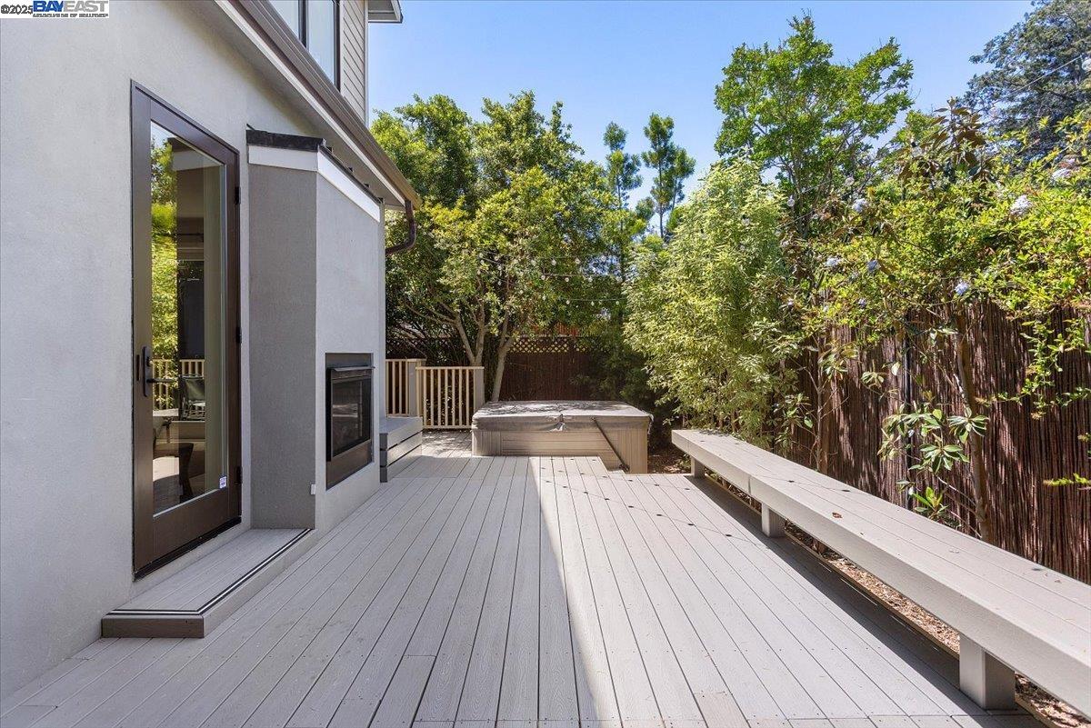 Detail Gallery Image 38 of 46 For 1002 Middle Ave, Menlo Park,  CA 94025 - 3 Beds | 2/1 Baths
