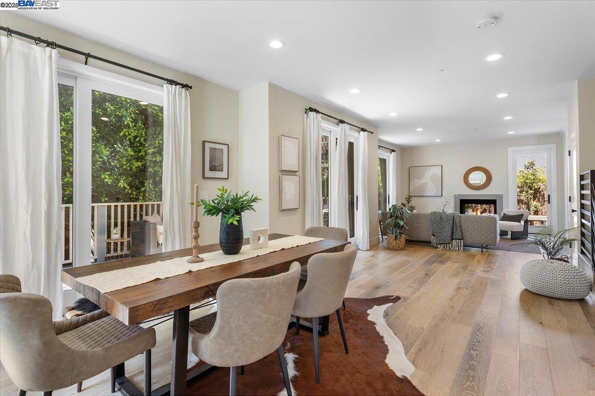 Detail Gallery Image 4 of 46 For 1002 Middle Ave, Menlo Park,  CA 94025 - 3 Beds | 2/1 Baths