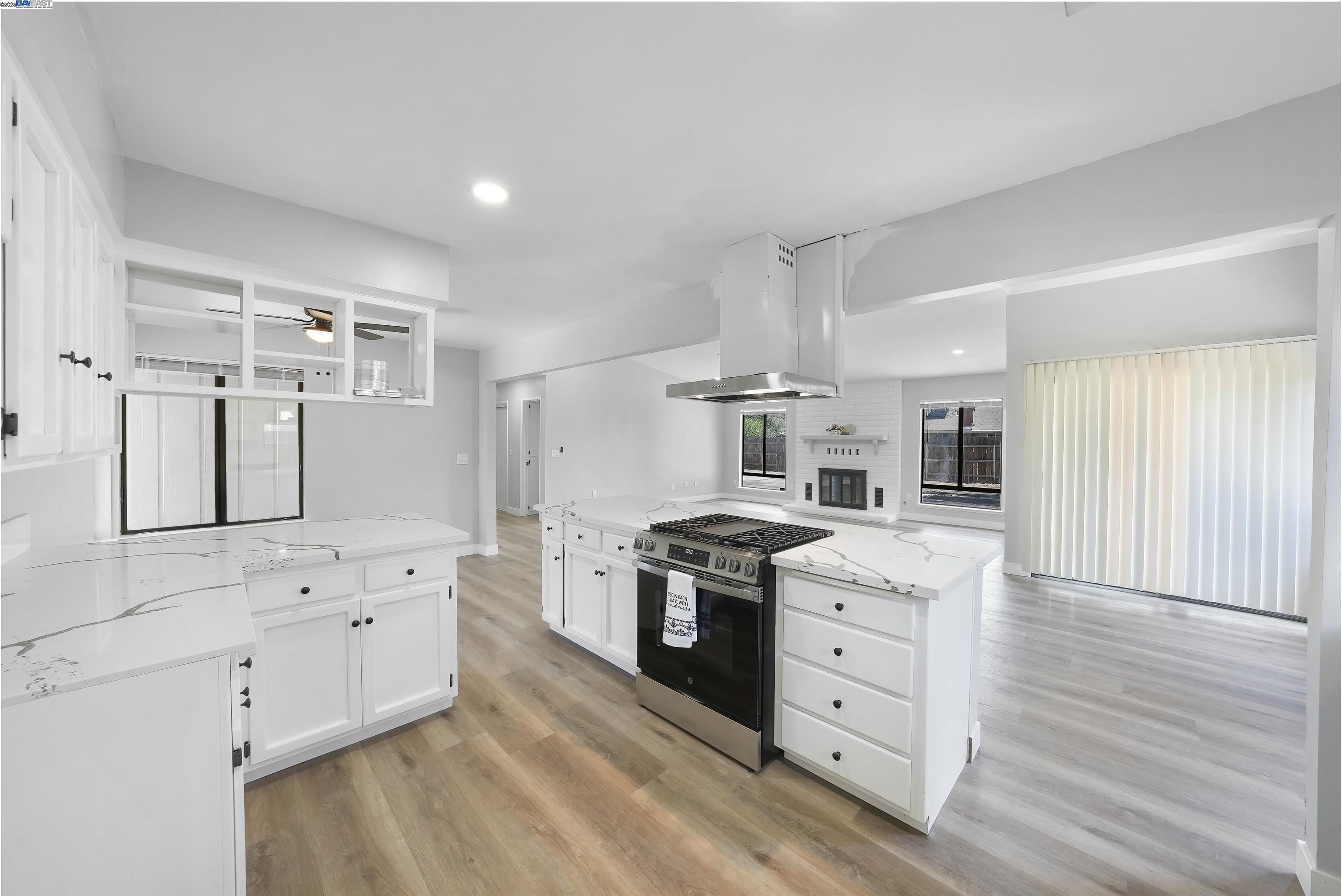 Detail Gallery Image 12 of 32 For 917 Moffat Dr, Hanford,  CA 93230 - 3 Beds | 2 Baths