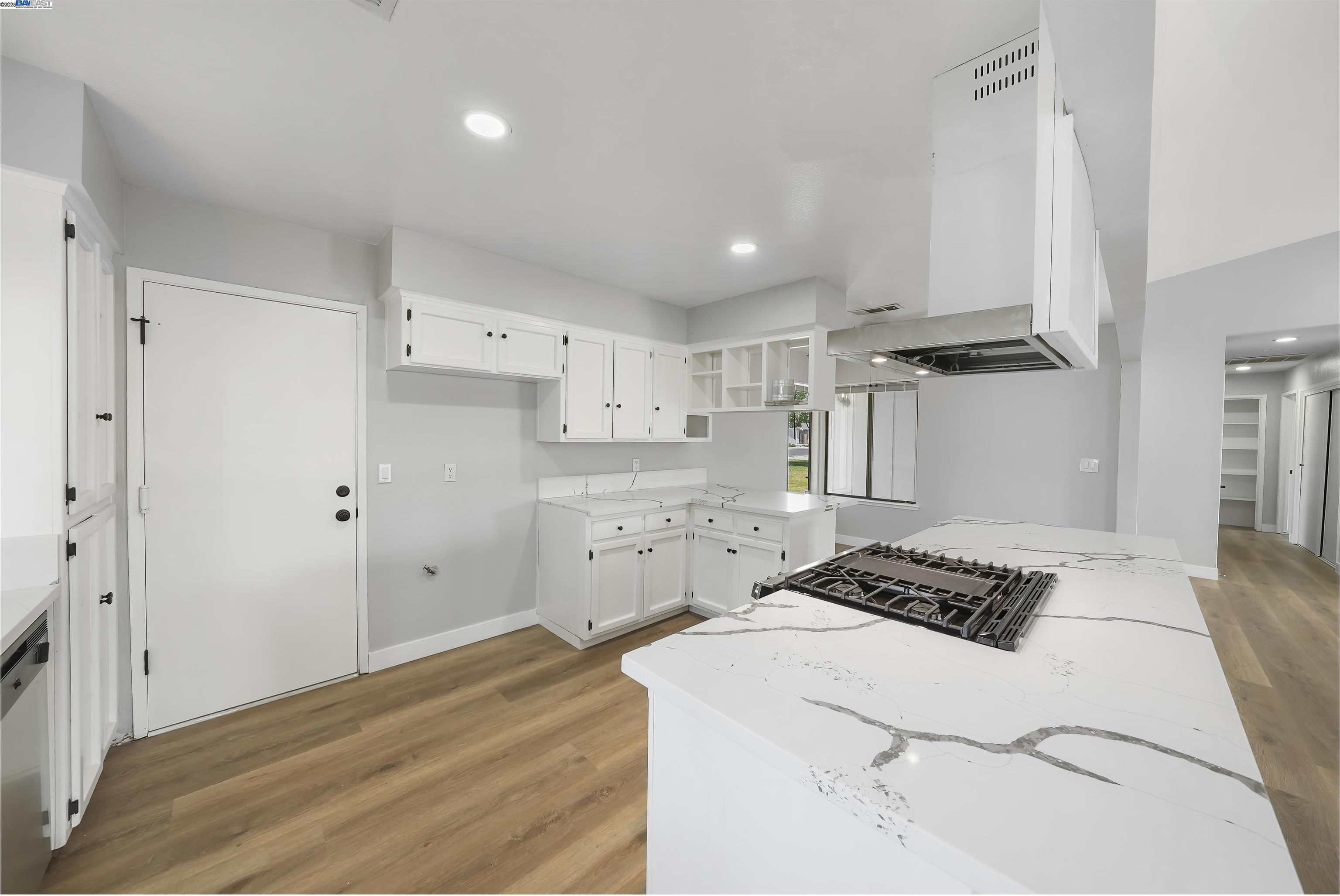 Detail Gallery Image 13 of 32 For 917 Moffat Dr, Hanford,  CA 93230 - 3 Beds | 2 Baths