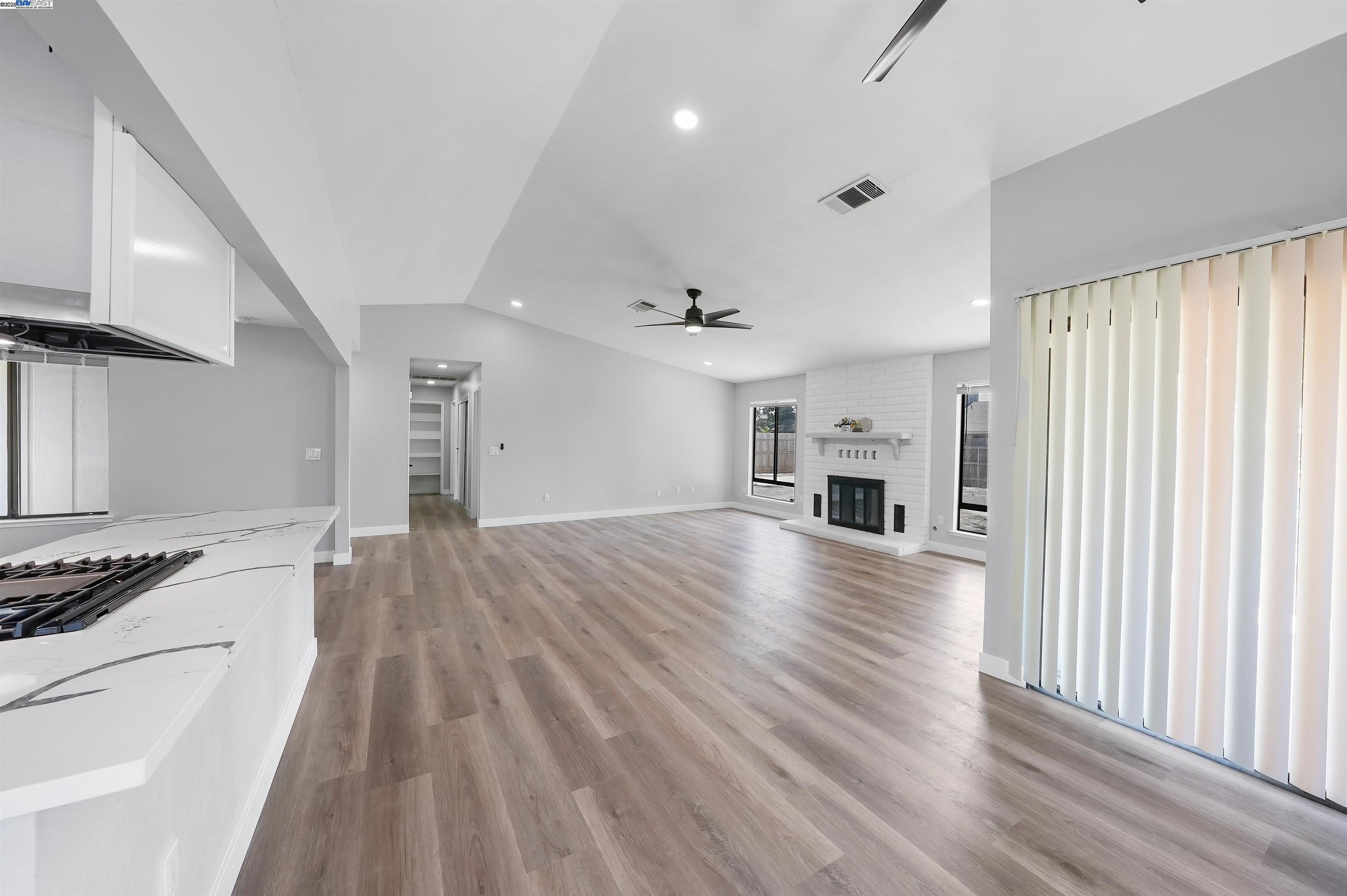 Detail Gallery Image 14 of 32 For 917 Moffat Dr, Hanford,  CA 93230 - 3 Beds | 2 Baths