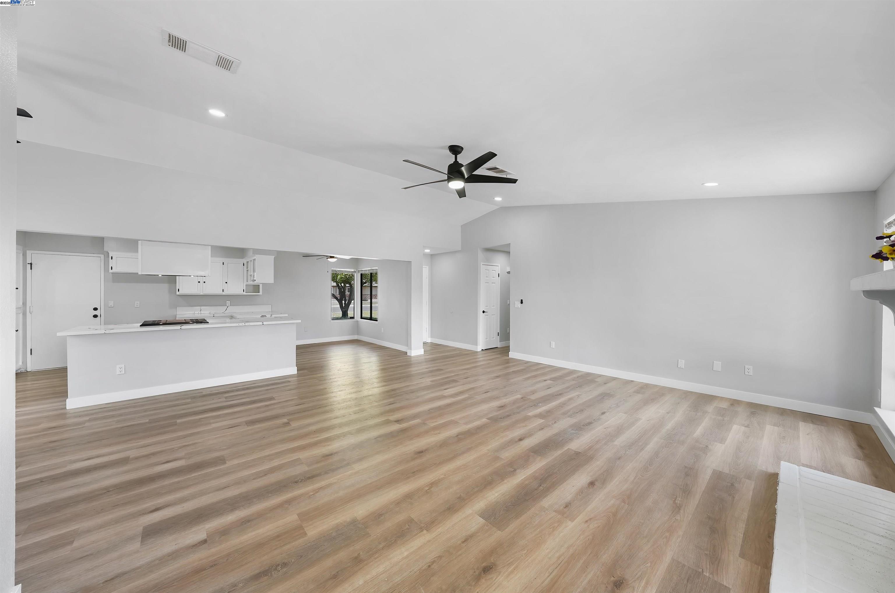 Detail Gallery Image 16 of 32 For 917 Moffat Dr, Hanford,  CA 93230 - 3 Beds | 2 Baths