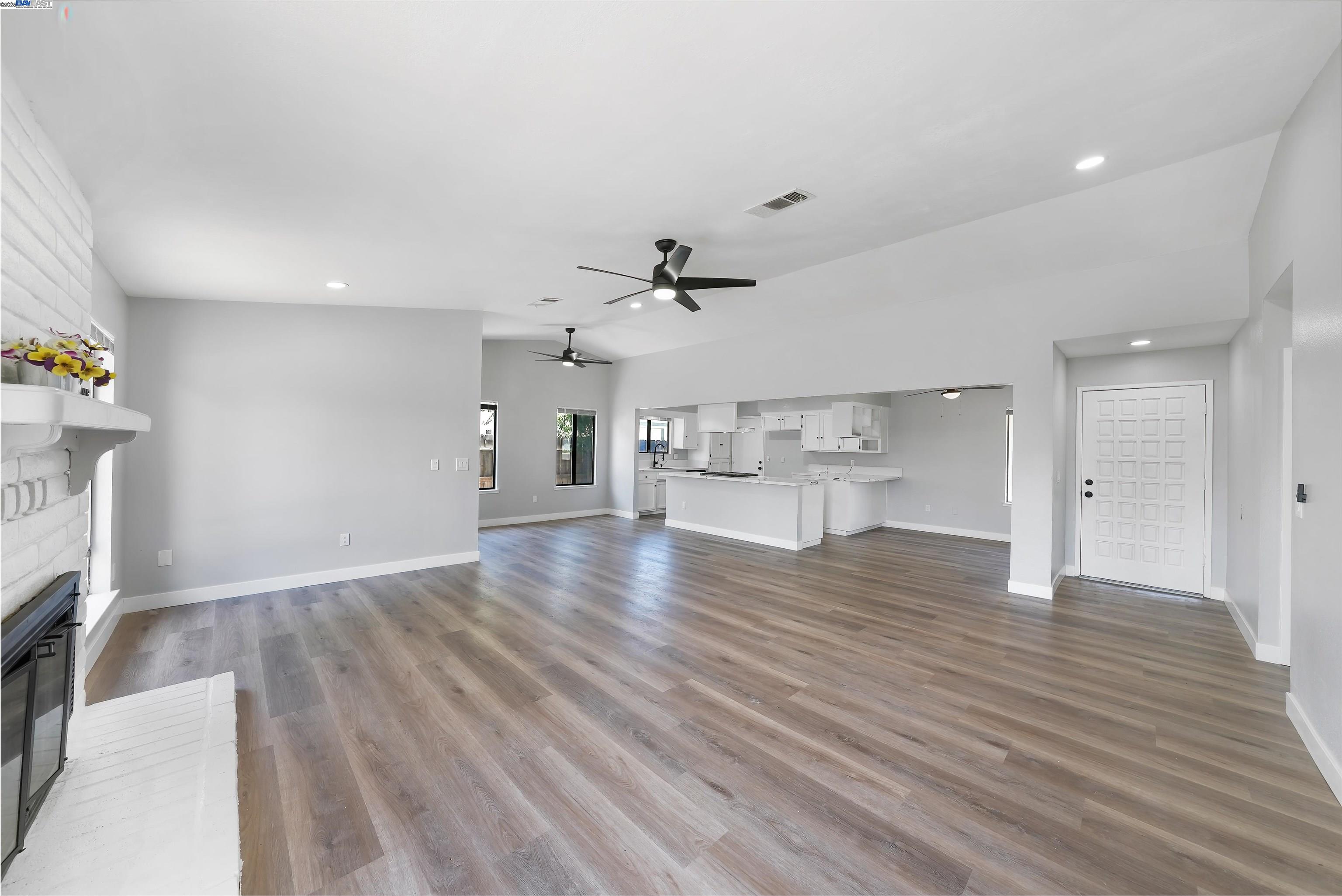 Detail Gallery Image 19 of 32 For 917 Moffat Dr, Hanford,  CA 93230 - 3 Beds | 2 Baths