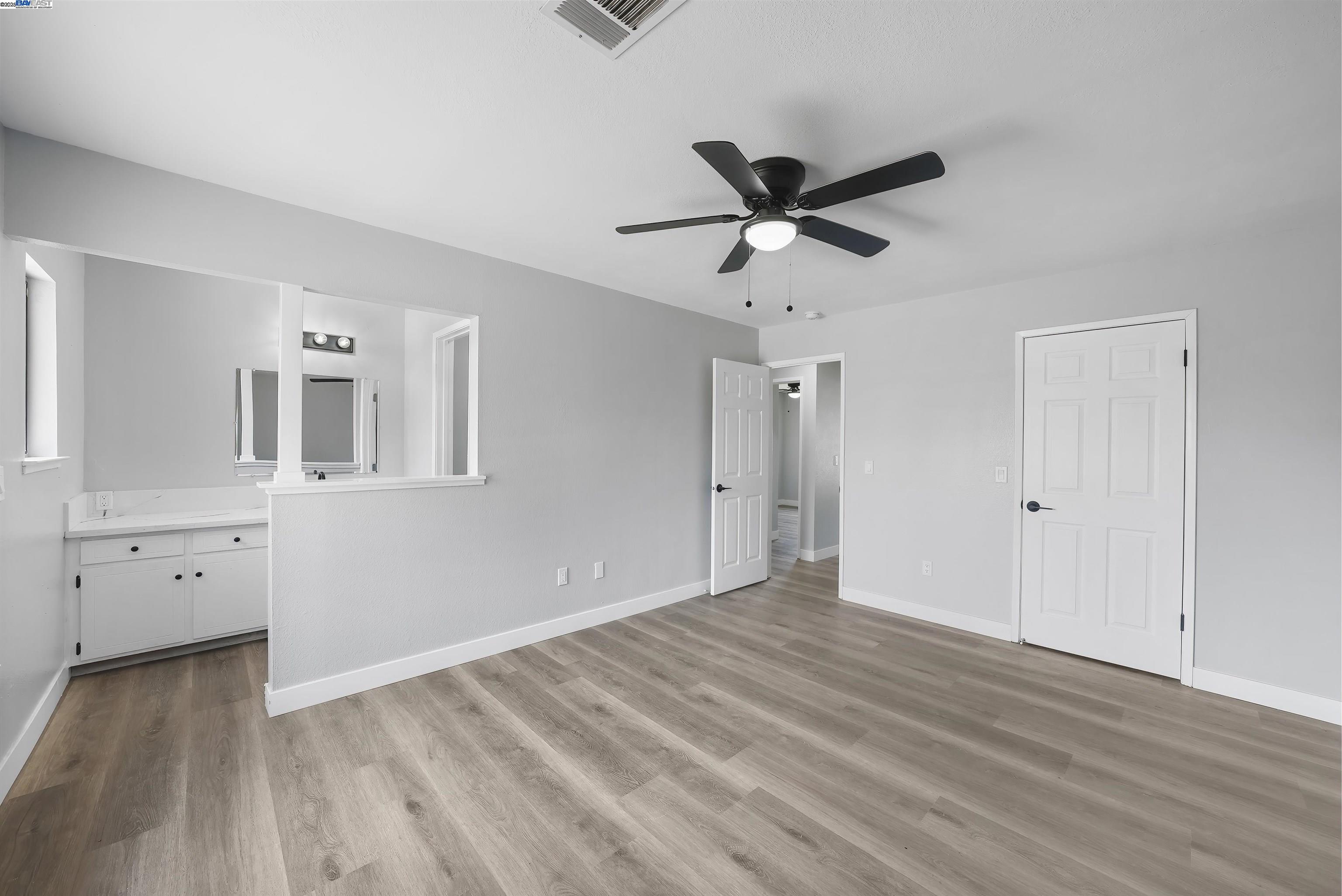 Detail Gallery Image 28 of 32 For 917 Moffat Dr, Hanford,  CA 93230 - 3 Beds | 2 Baths