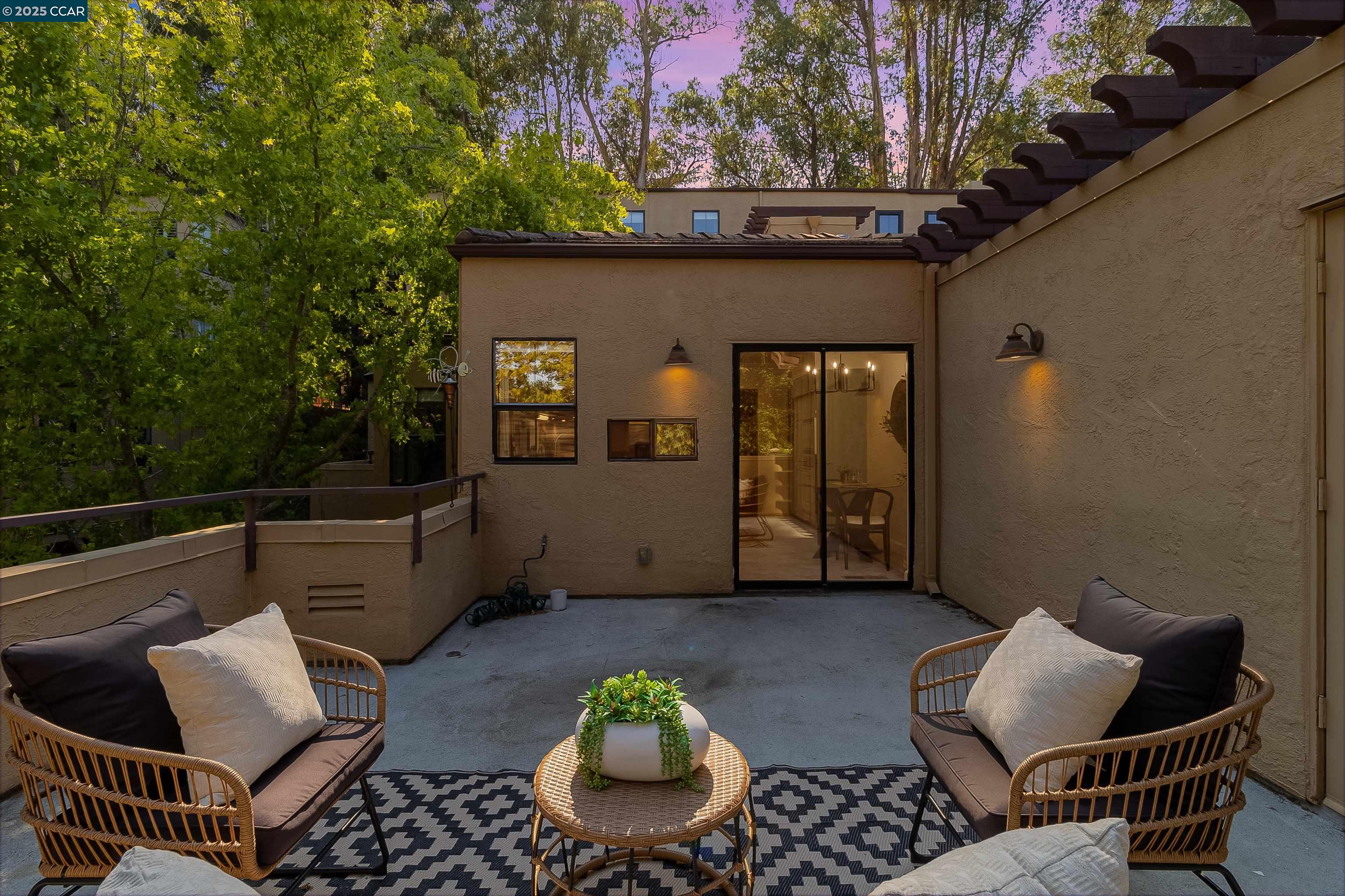 Detail Gallery Image 2 of 60 For 3279 Mt Diablo Ct #4,  Lafayette,  CA 94549 - 2 Beds | 2 Baths