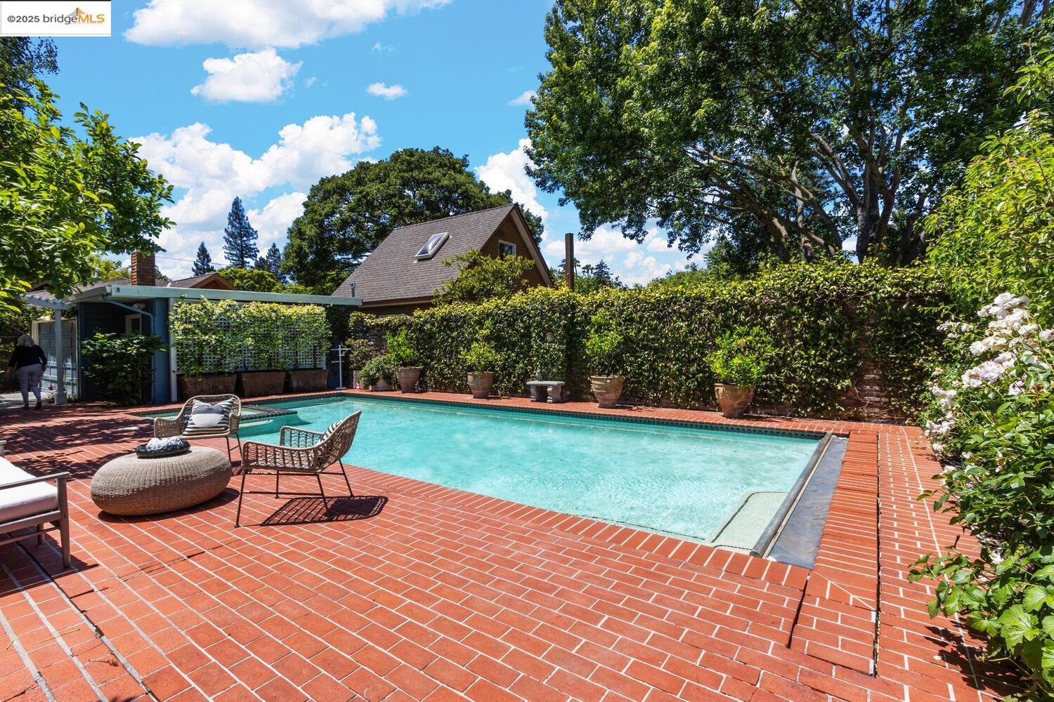 Detail Gallery Image 3 of 60 For 765 University Ave, Palo Alto,  CA 94301 - 3 Beds | 3/1 Baths