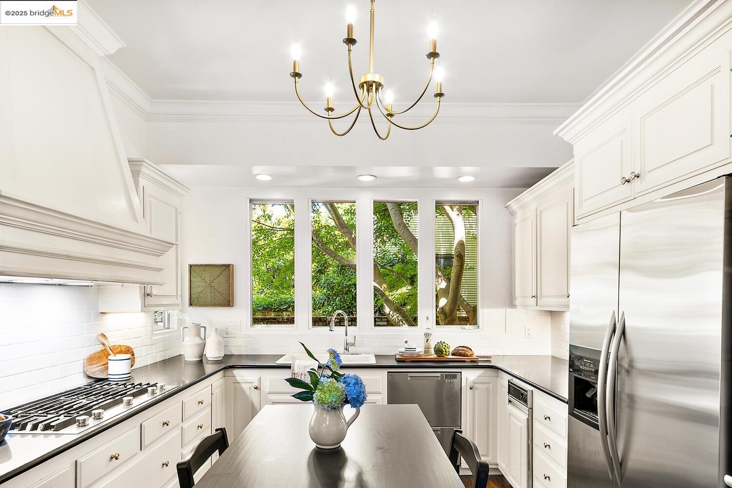 Detail Gallery Image 23 of 60 For 765 University Ave, Palo Alto,  CA 94301 - 3 Beds | 3/1 Baths