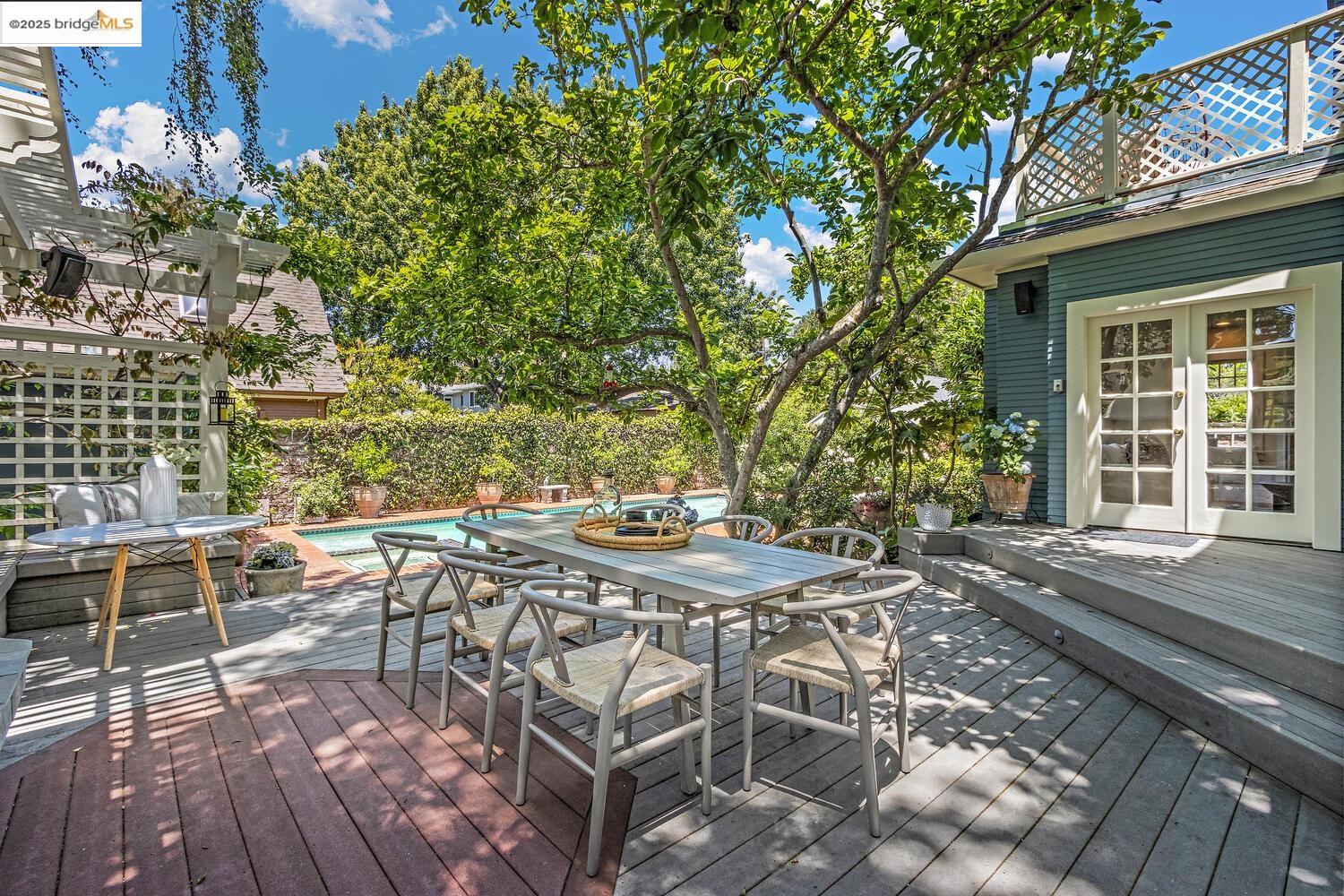 Detail Gallery Image 33 of 60 For 765 University Ave, Palo Alto,  CA 94301 - 3 Beds | 3/1 Baths