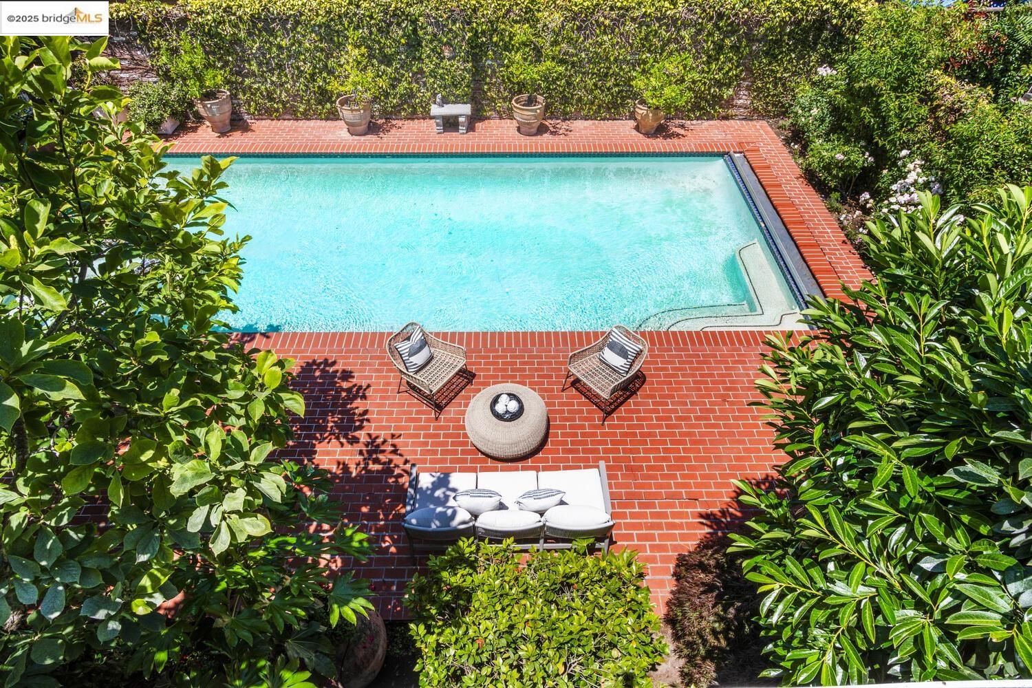Detail Gallery Image 6 of 60 For 765 University Ave, Palo Alto,  CA 94301 - 4 Beds | 3/1 Baths