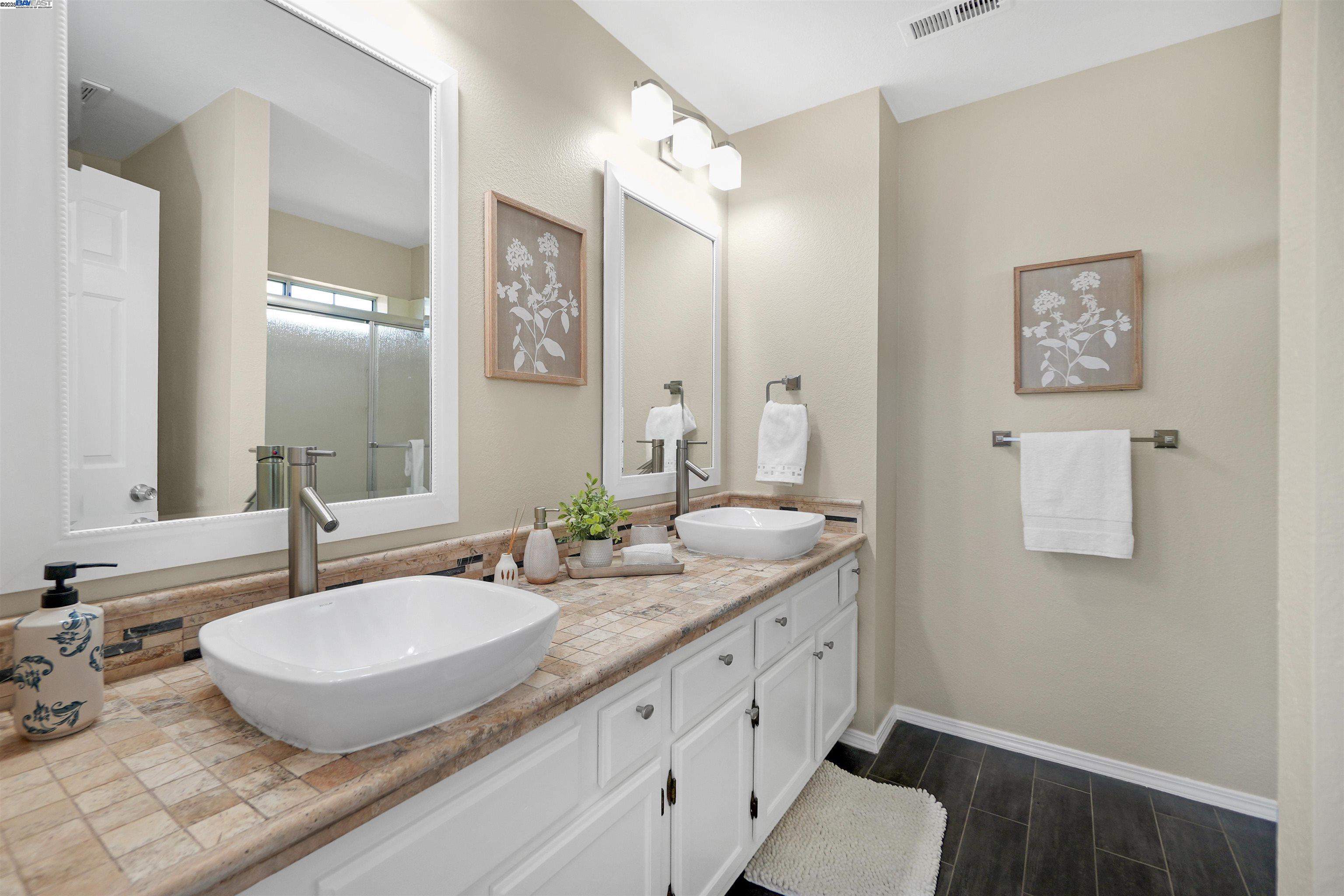 Detail Gallery Image 30 of 52 For 24948 Campus Dr, Hayward,  CA 94542 - 4 Beds | 3 Baths