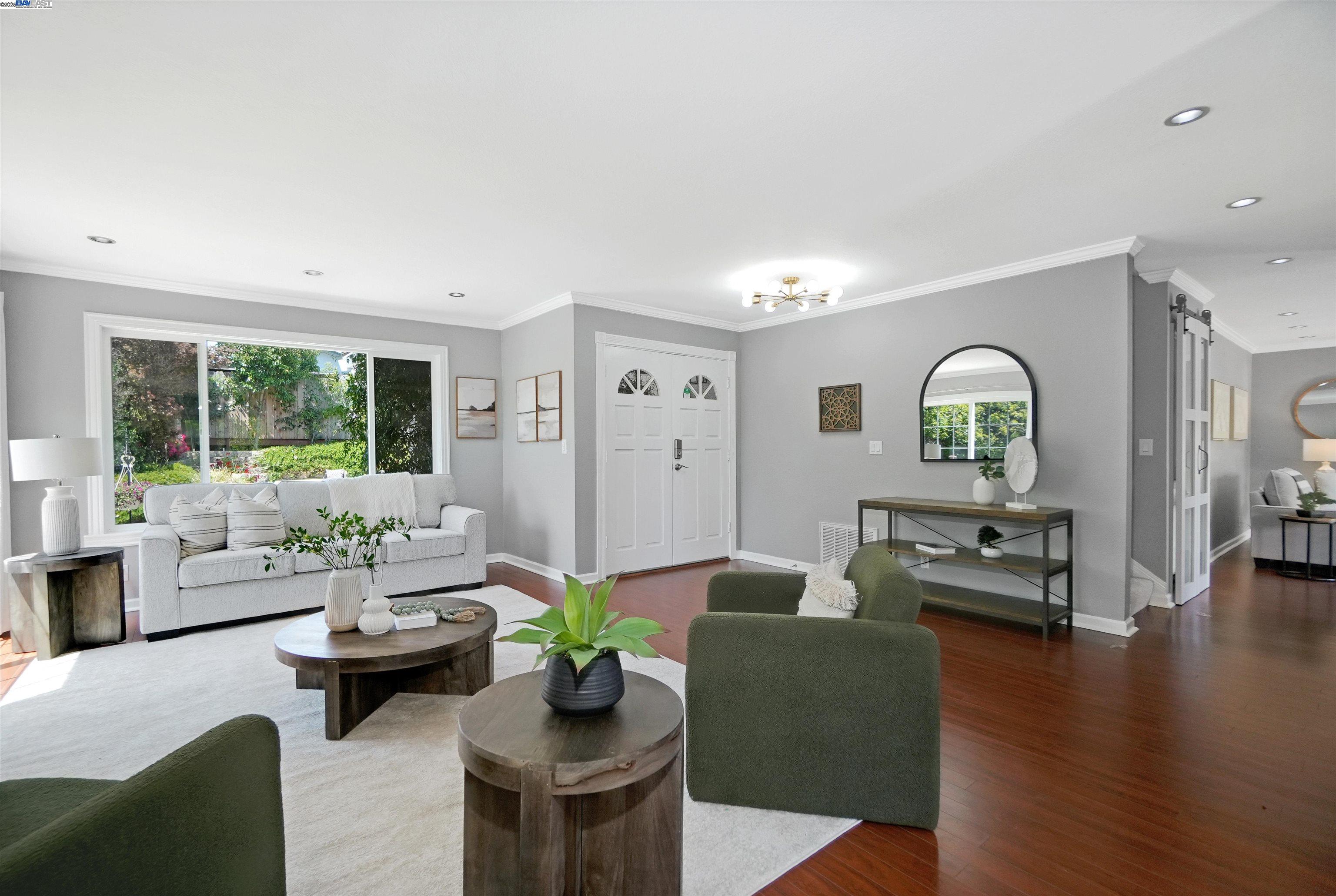 Detail Gallery Image 7 of 52 For 24948 Campus Dr, Hayward,  CA 94542 - 4 Beds | 3 Baths