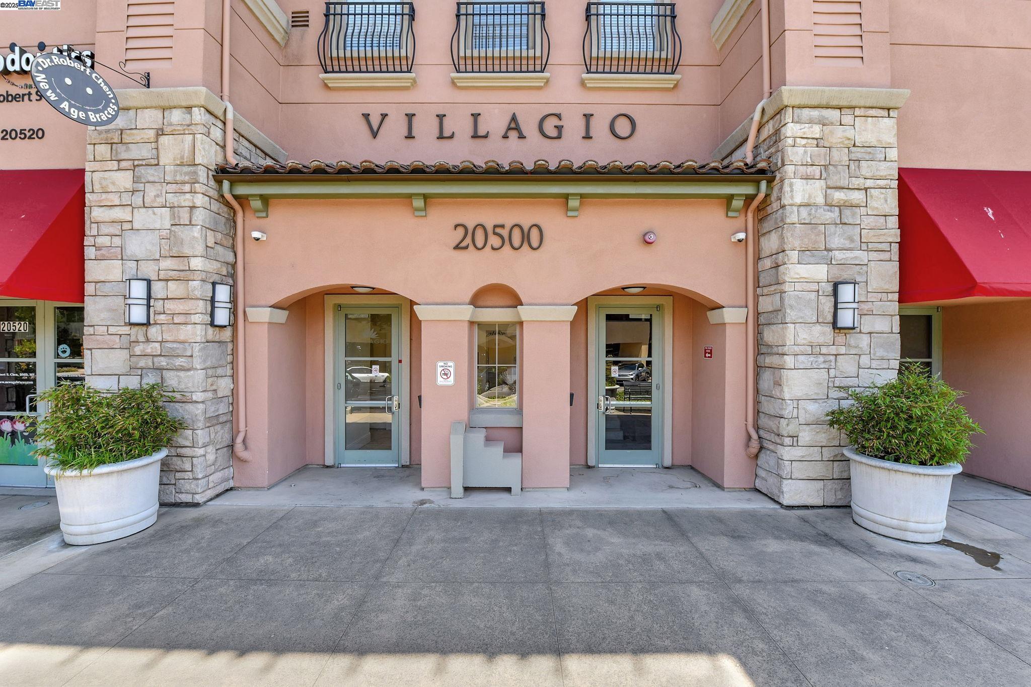 Detail Gallery Image 1 of 1 For 20500 Town Center Ln #297,  Cupertino,  CA 95014 - 2 Beds | 2 Baths