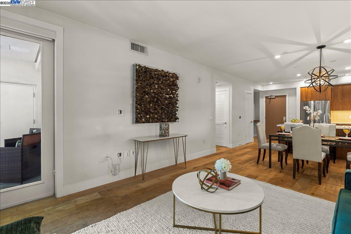 Detail Gallery Image 11 of 20 For 1101 W El Camino #209,  Mountain View,  CA 94040-2746 - 1 Beds | 1/1 Baths