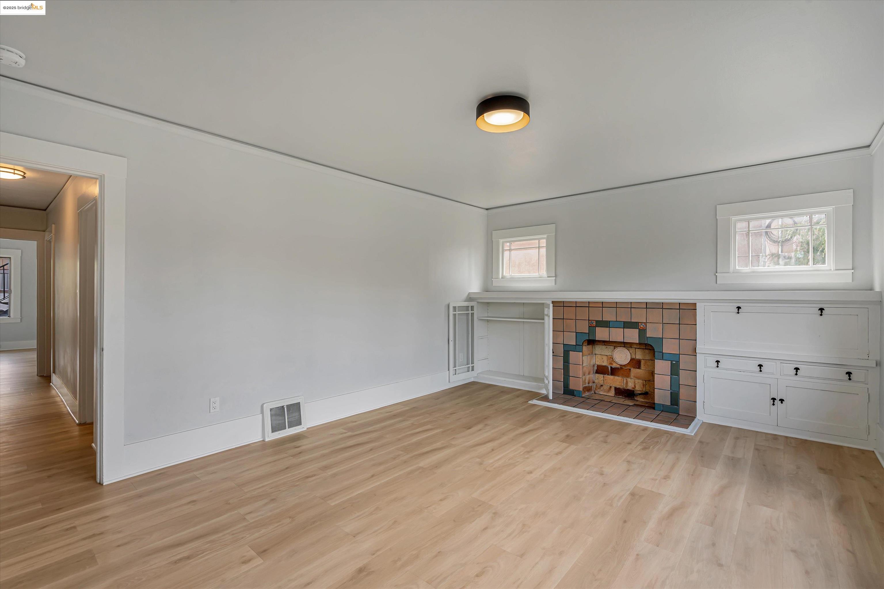 865 40th, Oakland, California 94608, 2 Bedrooms Bedrooms, 4 Rooms Rooms,1 BathroomBathrooms,Residential Lease,For Rent,865 40th,41099971