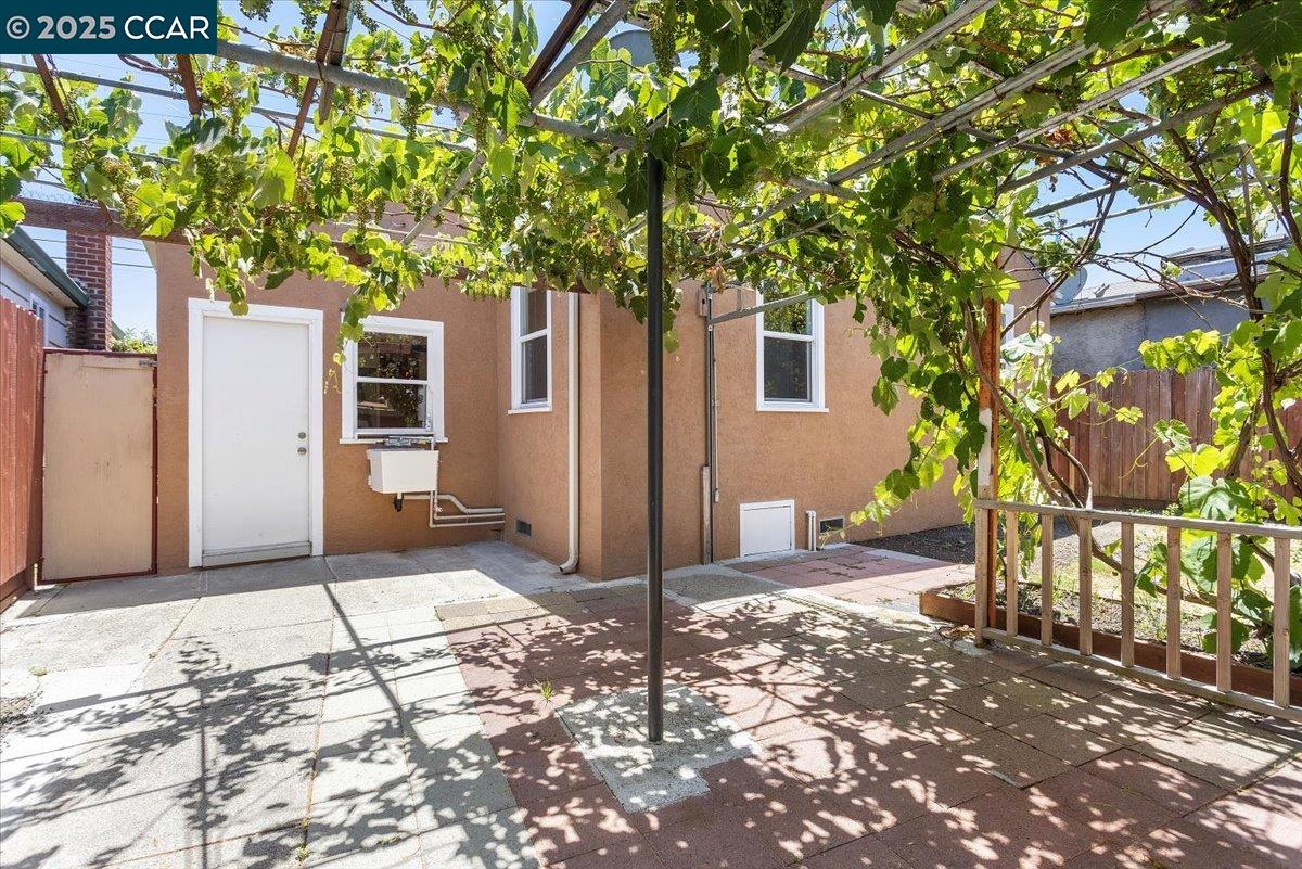 Detail Gallery Image 22 of 28 For 1445 152nd Ave, San Leandro,  CA 94578 - 2 Beds | 1 Baths