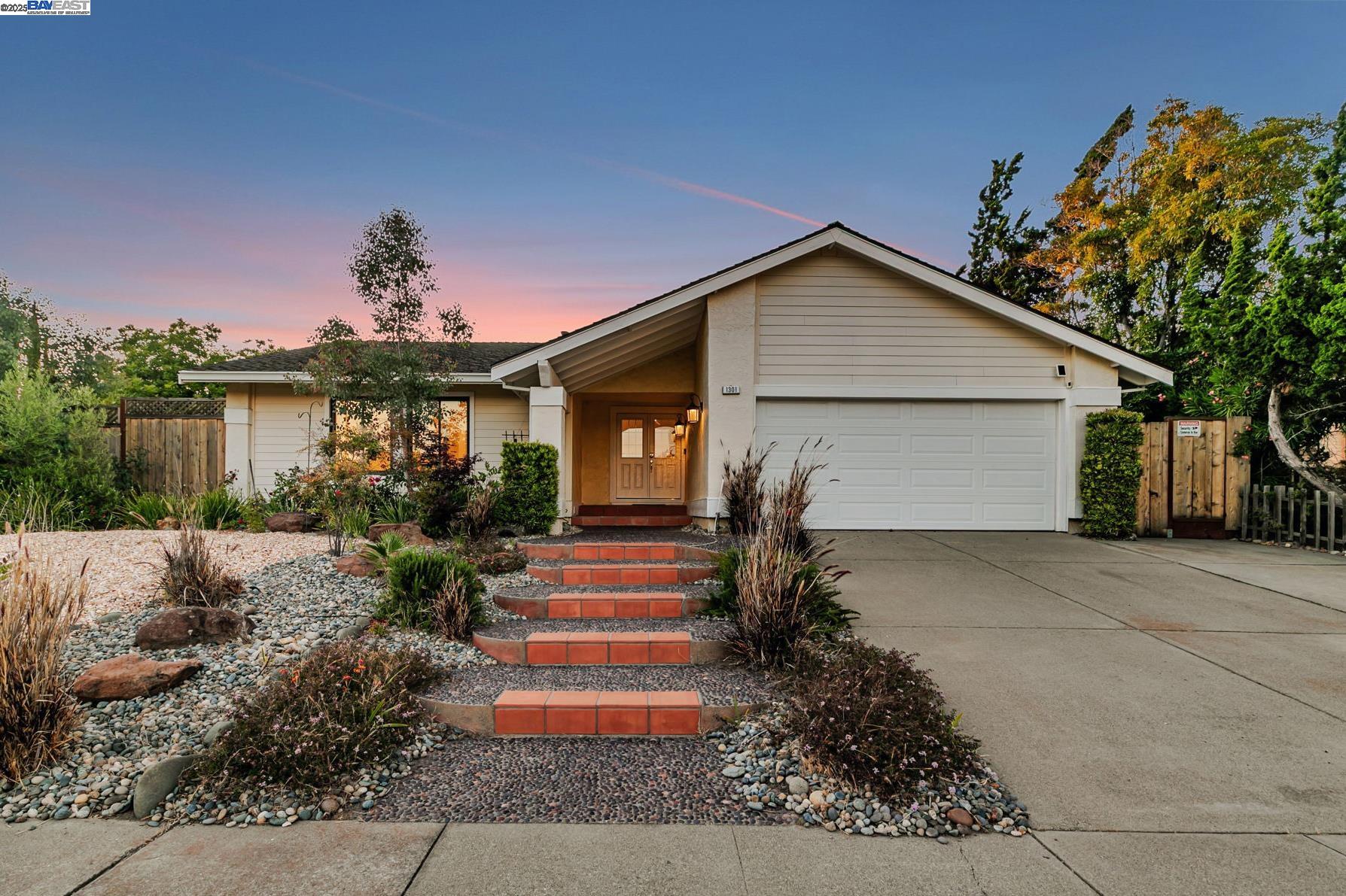 Detail Gallery Image 1 of 1 For 1301 Quema Dr, Fremont,  CA 94539 - 4 Beds | 2 Baths